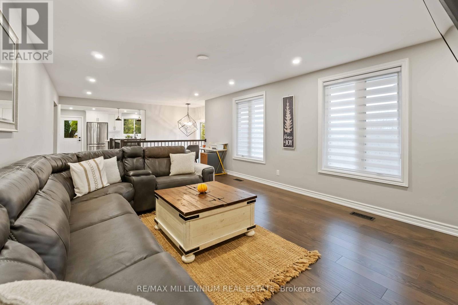 45 Bradley Street, St. Catharines, Ontario  L2T 1R5 - Photo 6 - X12509314