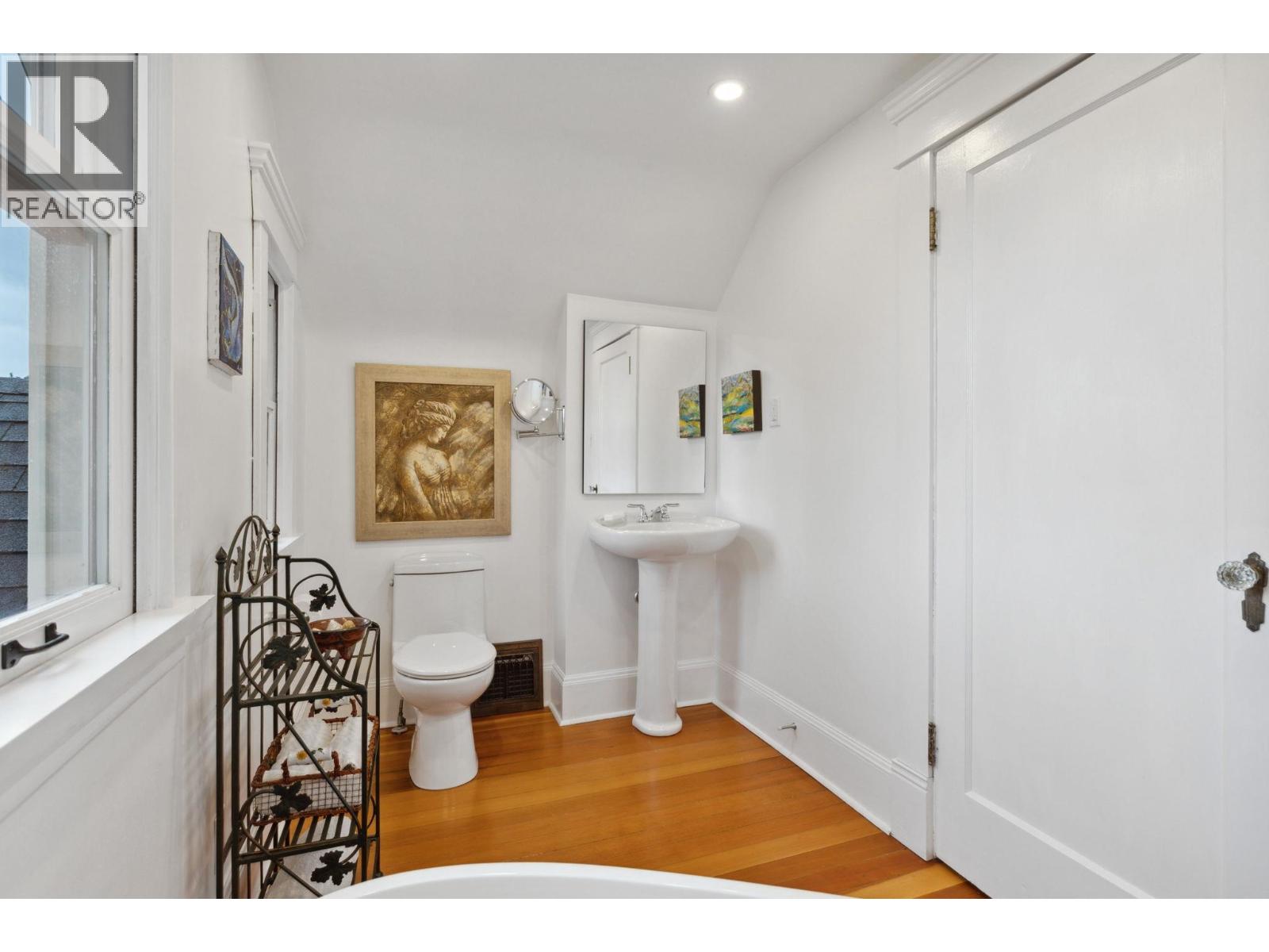 349 E 24th Street, North Vancouver, British Columbia  V7L 3E9 - Photo 20 - R3086337