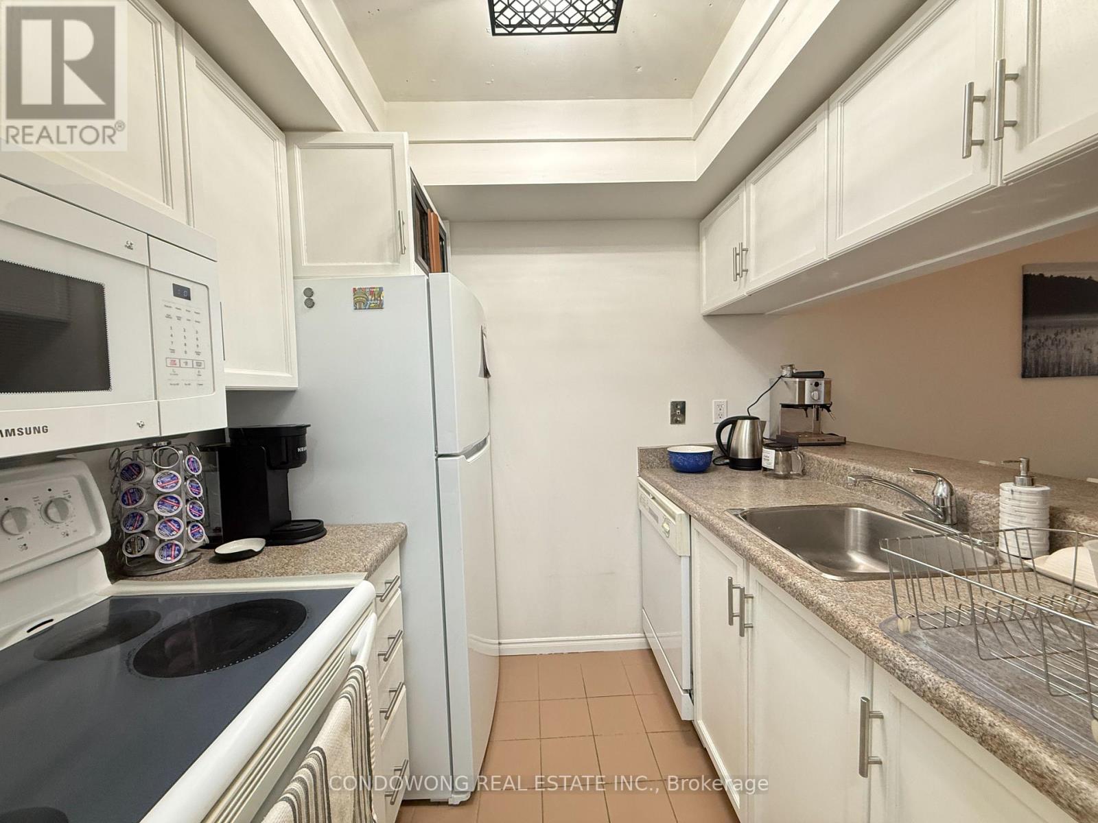 712 - 222 The Esplanade, Toronto, Ontario  M5A 4M8 - Photo 5 - C12755726