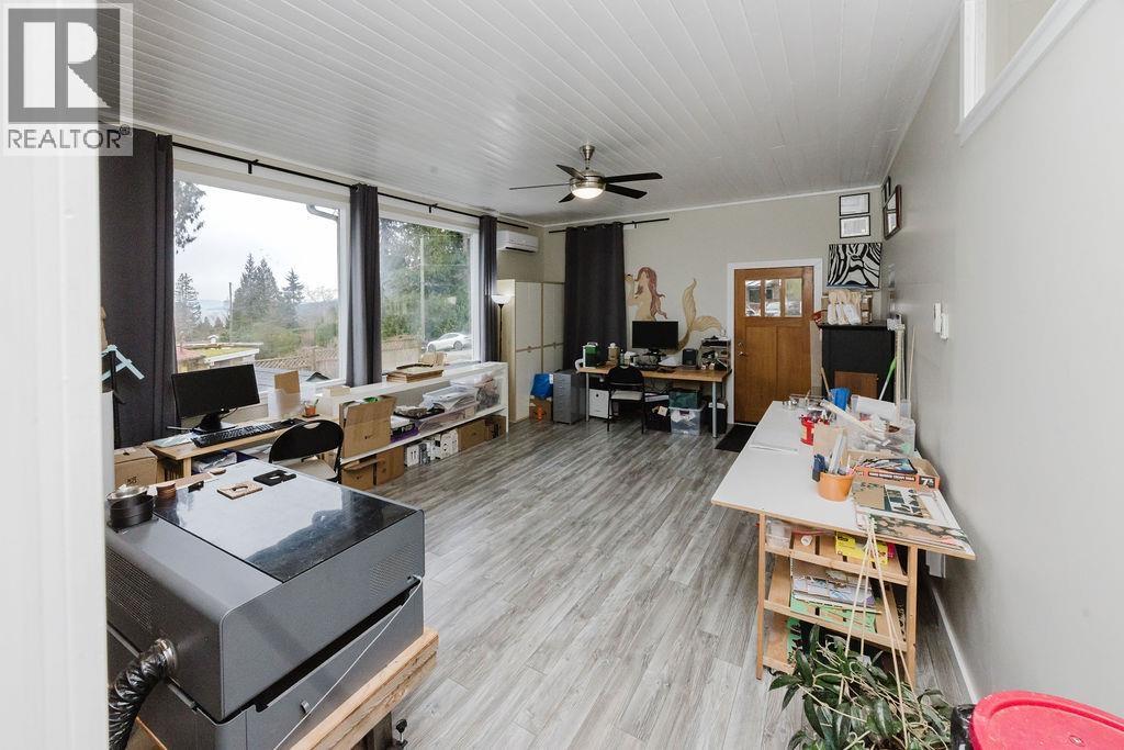 1405 Velvet Road, Gibsons, British Columbia  V0N 1V0 - Photo 12 - R3079123