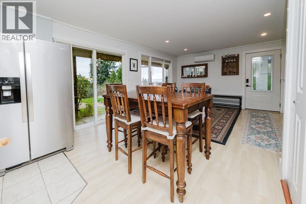 1405 Velvet Road, Gibsons, British Columbia  V0N 1V0 - Photo 24 - R3079123