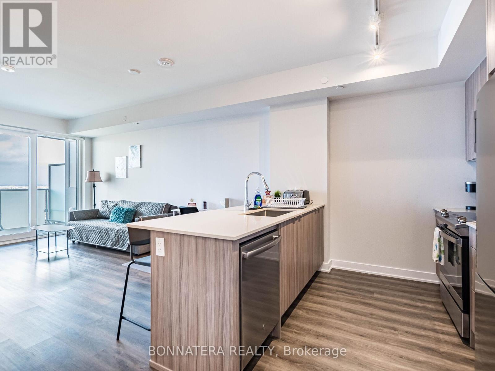 3302 - 4130 Parkside Village Drive, Mississauga, Ontario  L5B 0L7 - Photo 14 - W12755700