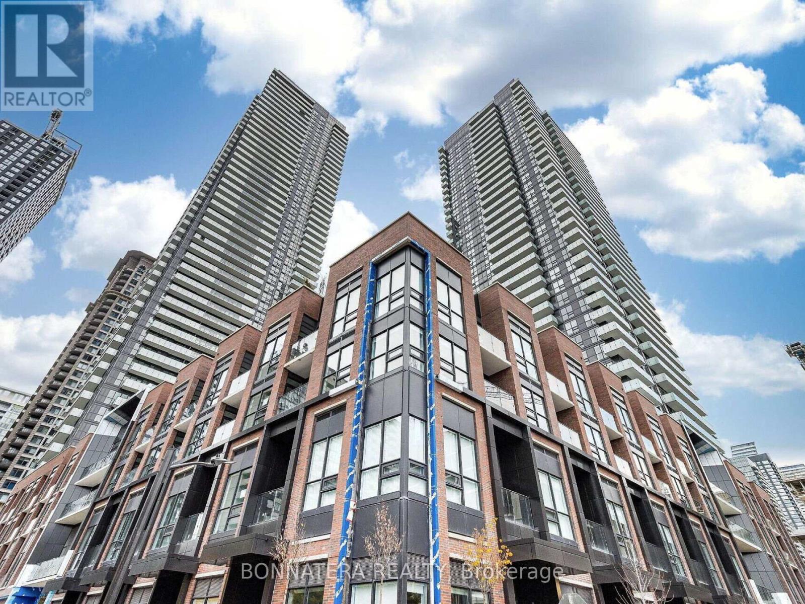 3302 - 4130 Parkside Village Drive, Mississauga, Ontario  L5B 0L7 - Photo 3 - W12755700