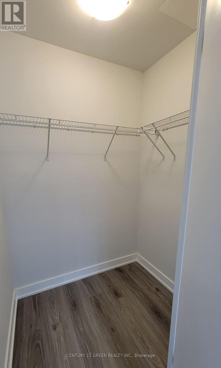 204 - 430 Square One Drive, Mississauga, Ontario  L5B 3Y1 - Photo 10 - W12755708