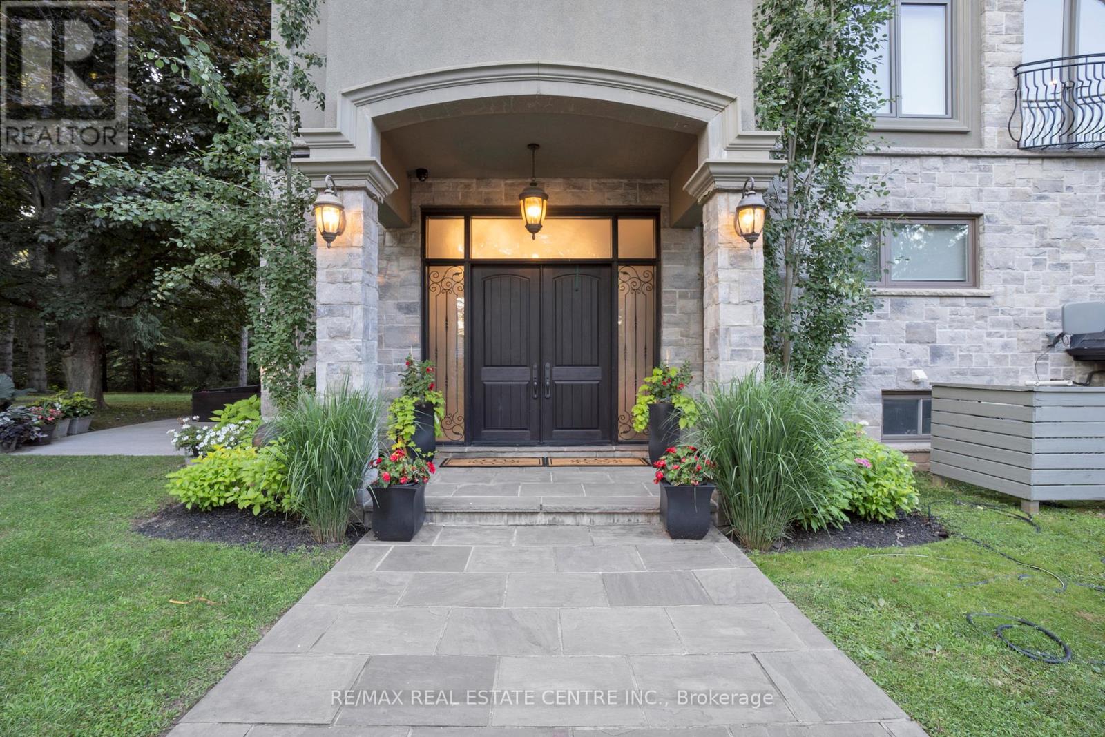 1175 Derry Road, Milton, Ontario  L0P 1B0 - Photo 4 - W12755732