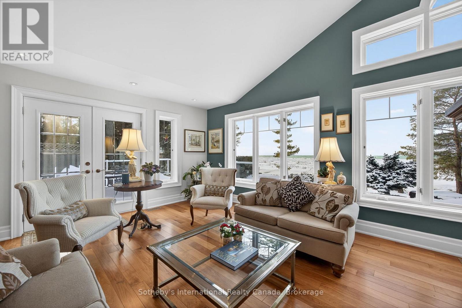 1036 River Road E, Wasaga Beach, Ontario  L0L 2P0 - Photo 20 - S12755812