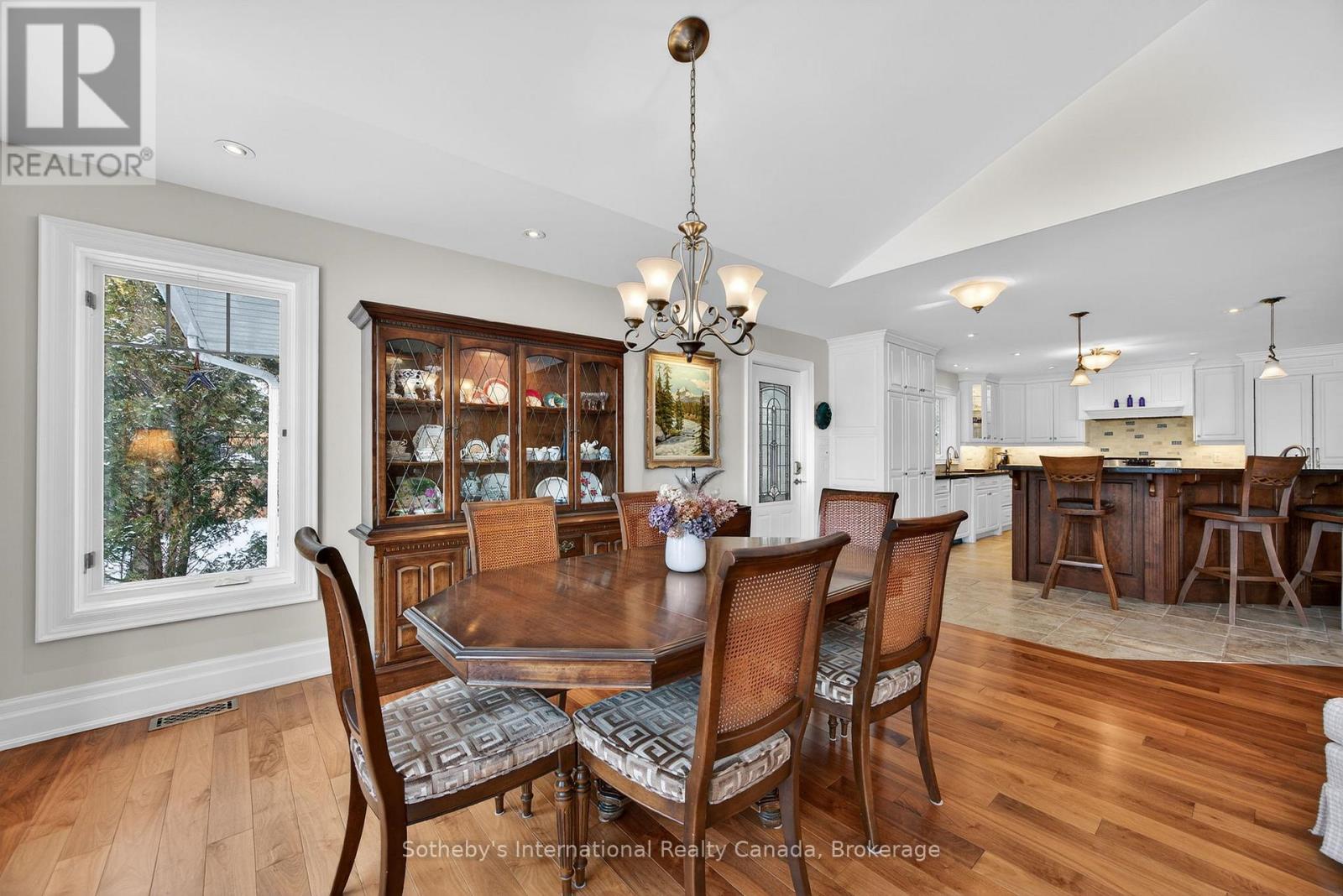 1036 River Road E, Wasaga Beach, Ontario  L0L 2P0 - Photo 24 - S12755812