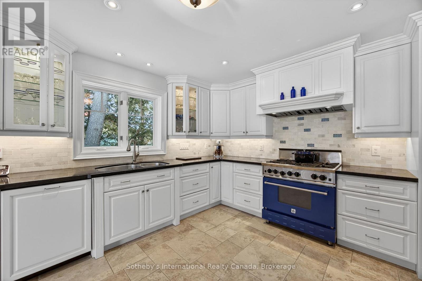 1036 River Road E, Wasaga Beach, Ontario  L0L 2P0 - Photo 26 - S12755812