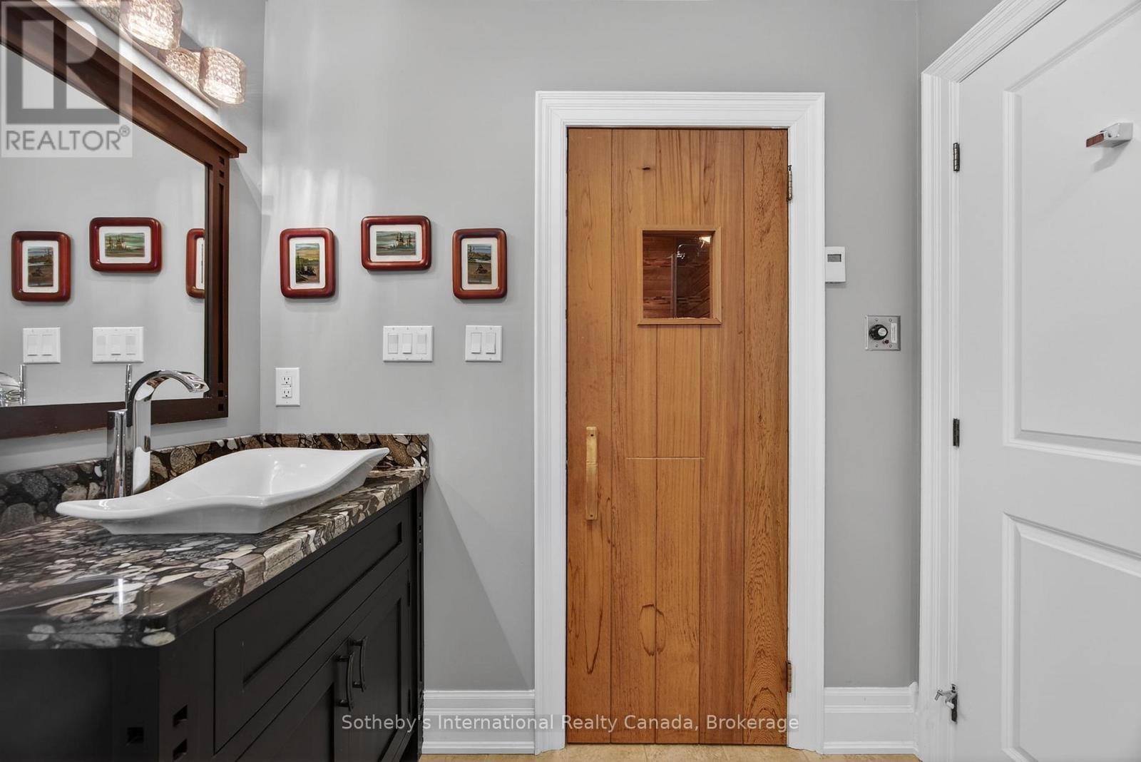 1036 River Road E, Wasaga Beach, Ontario  L0L 2P0 - Photo 37 - S12755812