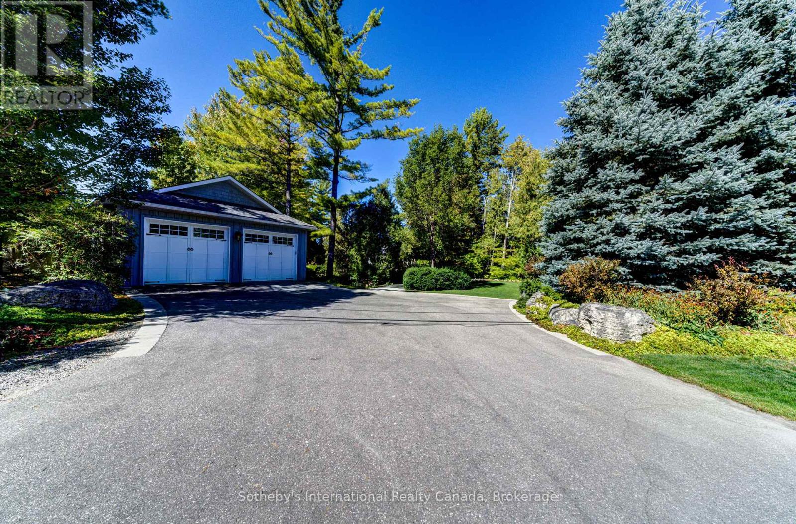 1036 River Road E, Wasaga Beach, Ontario  L0L 2P0 - Photo 39 - S12755812