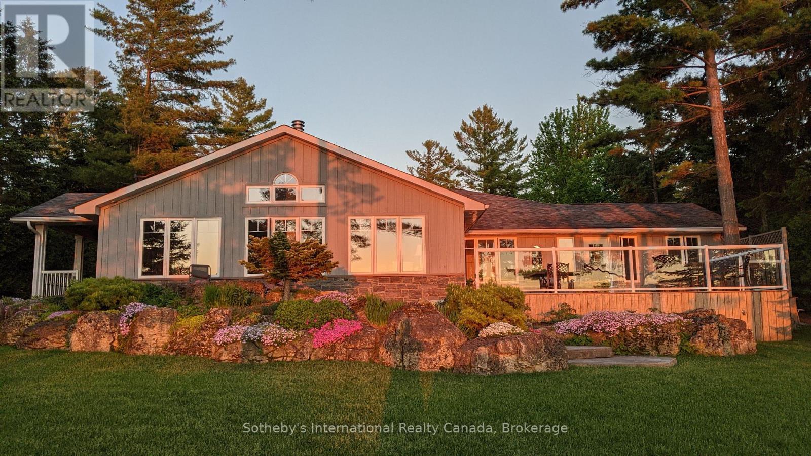 1036 River Road E, Wasaga Beach, Ontario  L0L 2P0 - Photo 46 - S12755812