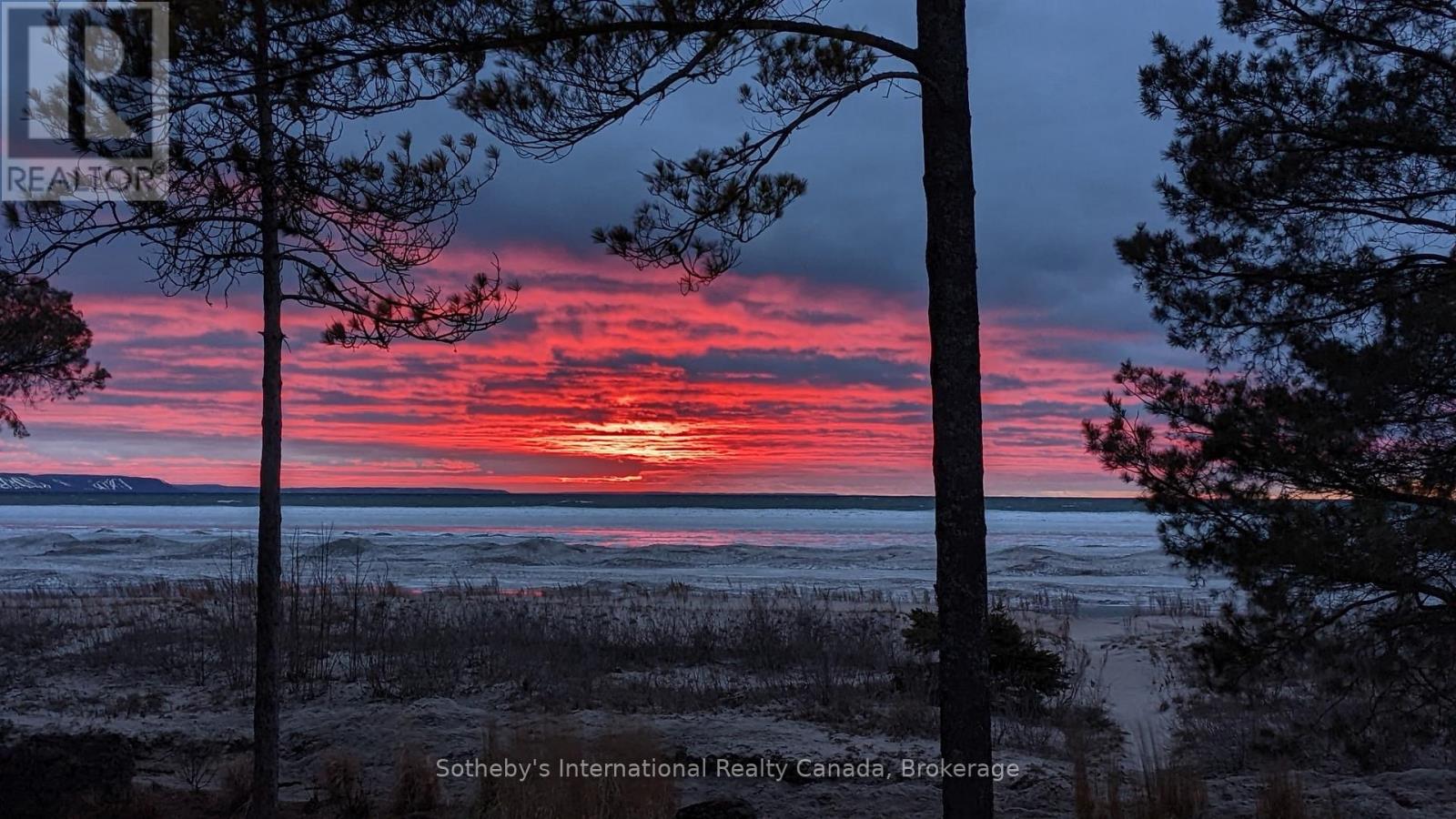 1036 River Road E, Wasaga Beach, Ontario  L0L 2P0 - Photo 48 - S12755812