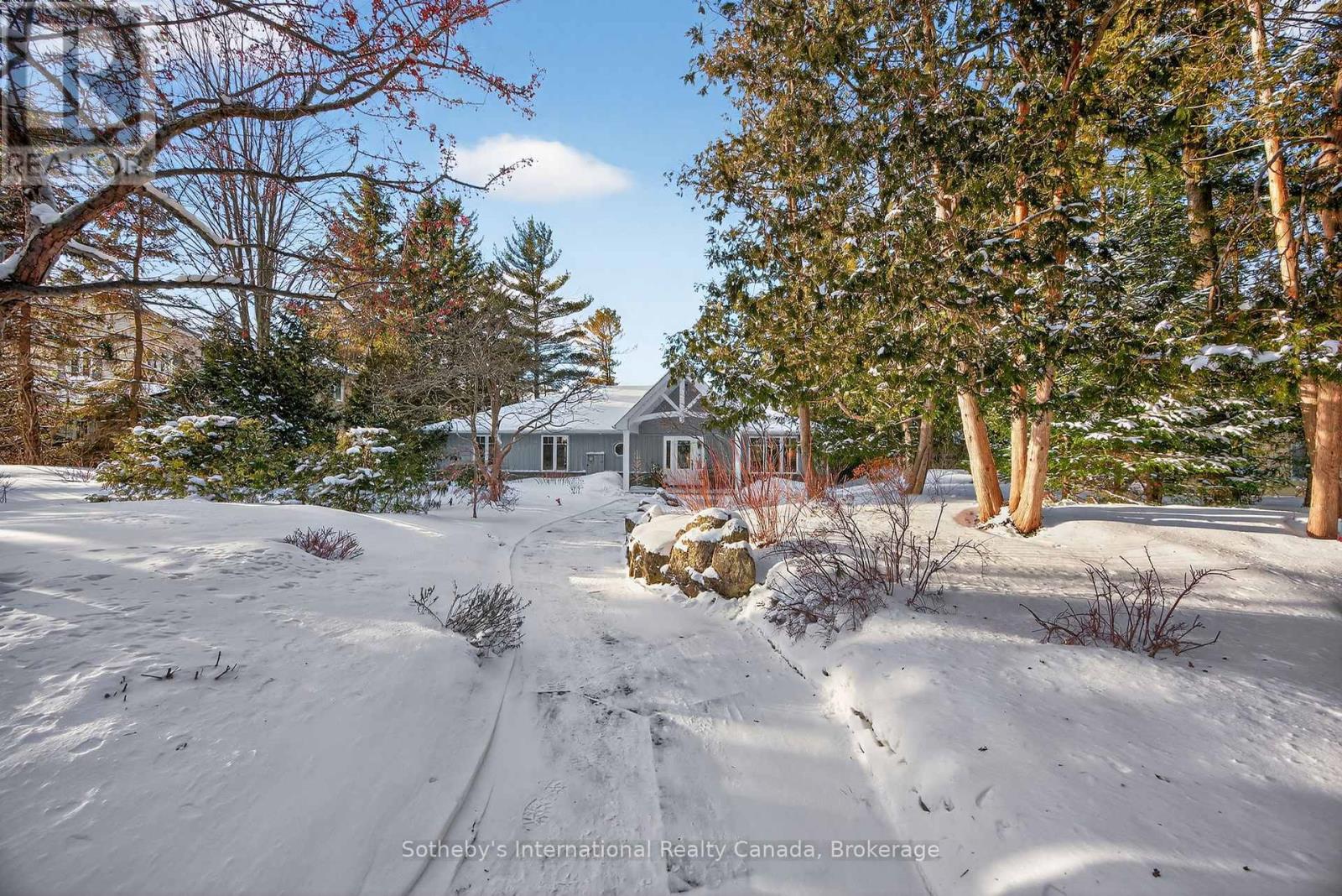 1036 River Road E, Wasaga Beach, Ontario  L0L 2P0 - Photo 8 - S12755812