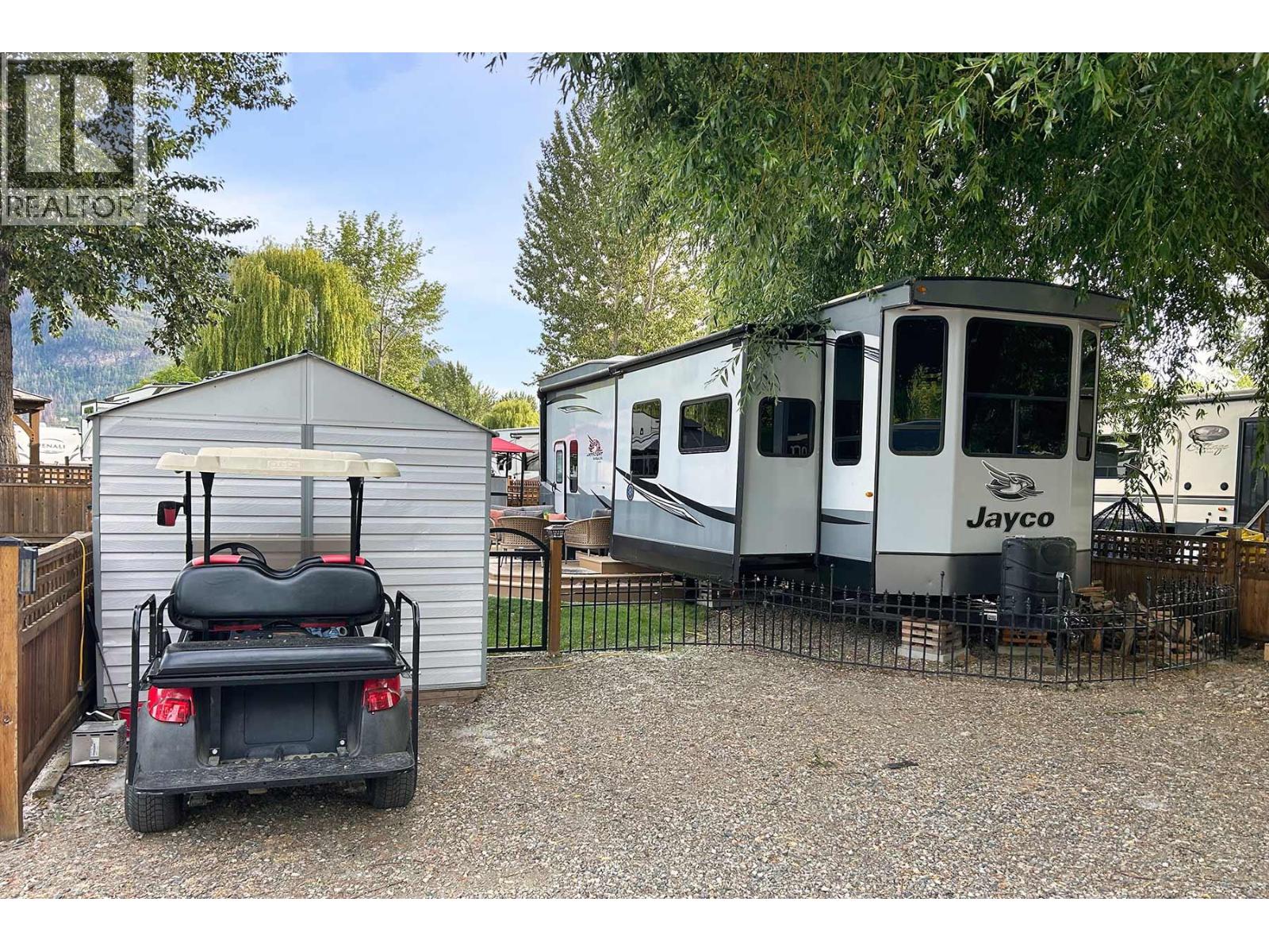 16 Osprey Lane, Lee Creek, British Columbia  V0E 1M4 - Photo 3 - 10374286