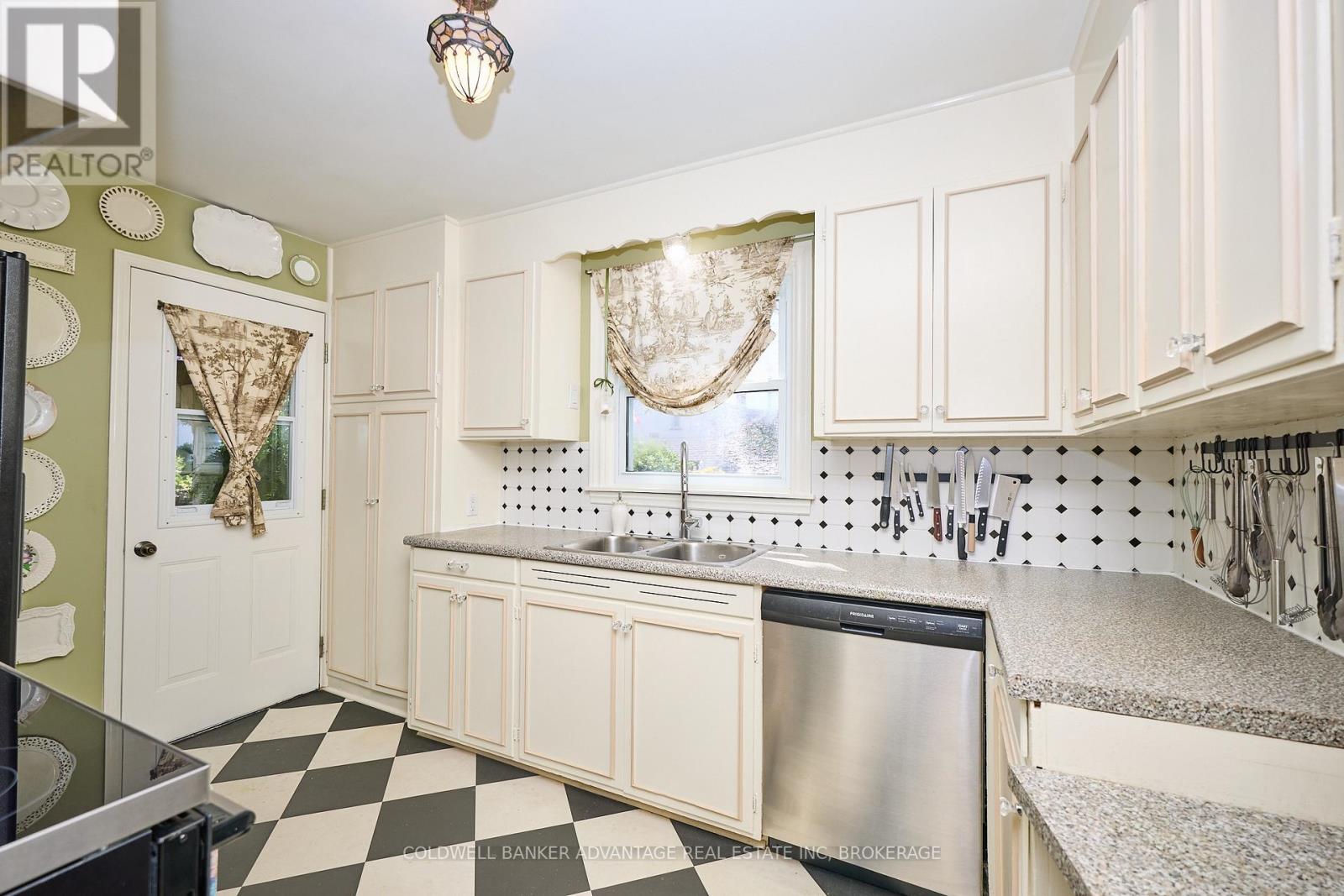 159 Merritt Street W, Welland, Ontario  L3C 4T7 - Photo 22 - X12755746