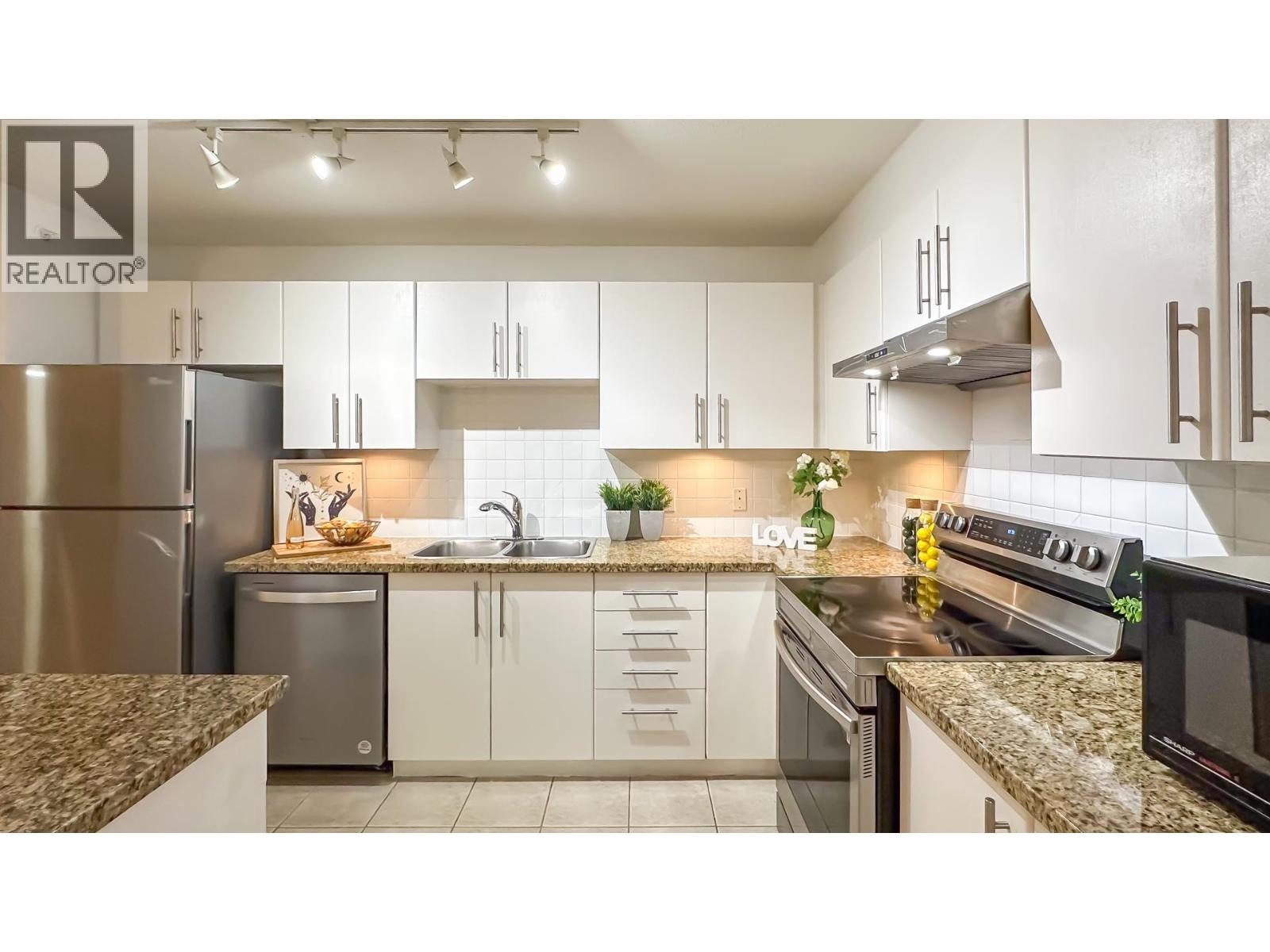 305 2088 Madison Avenue, Burnaby, British Columbia  V5C 6T5 - Photo 10 - R3086008