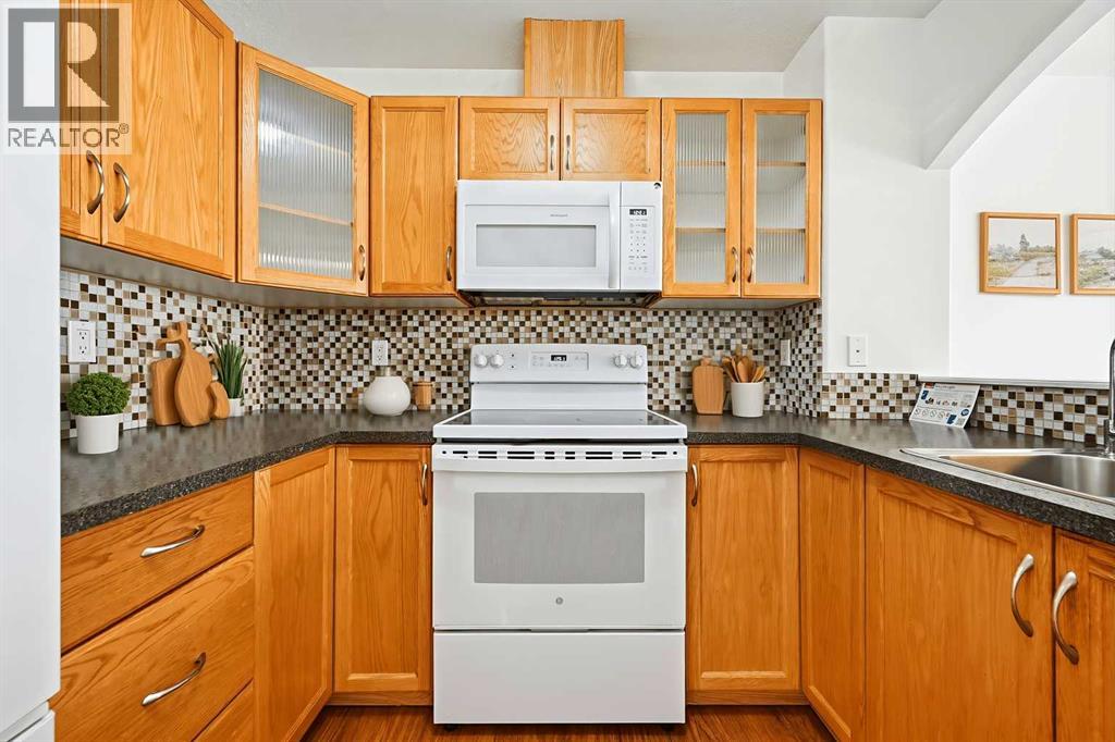 132 Royal Birch Mount Nw, Calgary, Alberta  T3G 5W9 - Photo 3 - A2282365