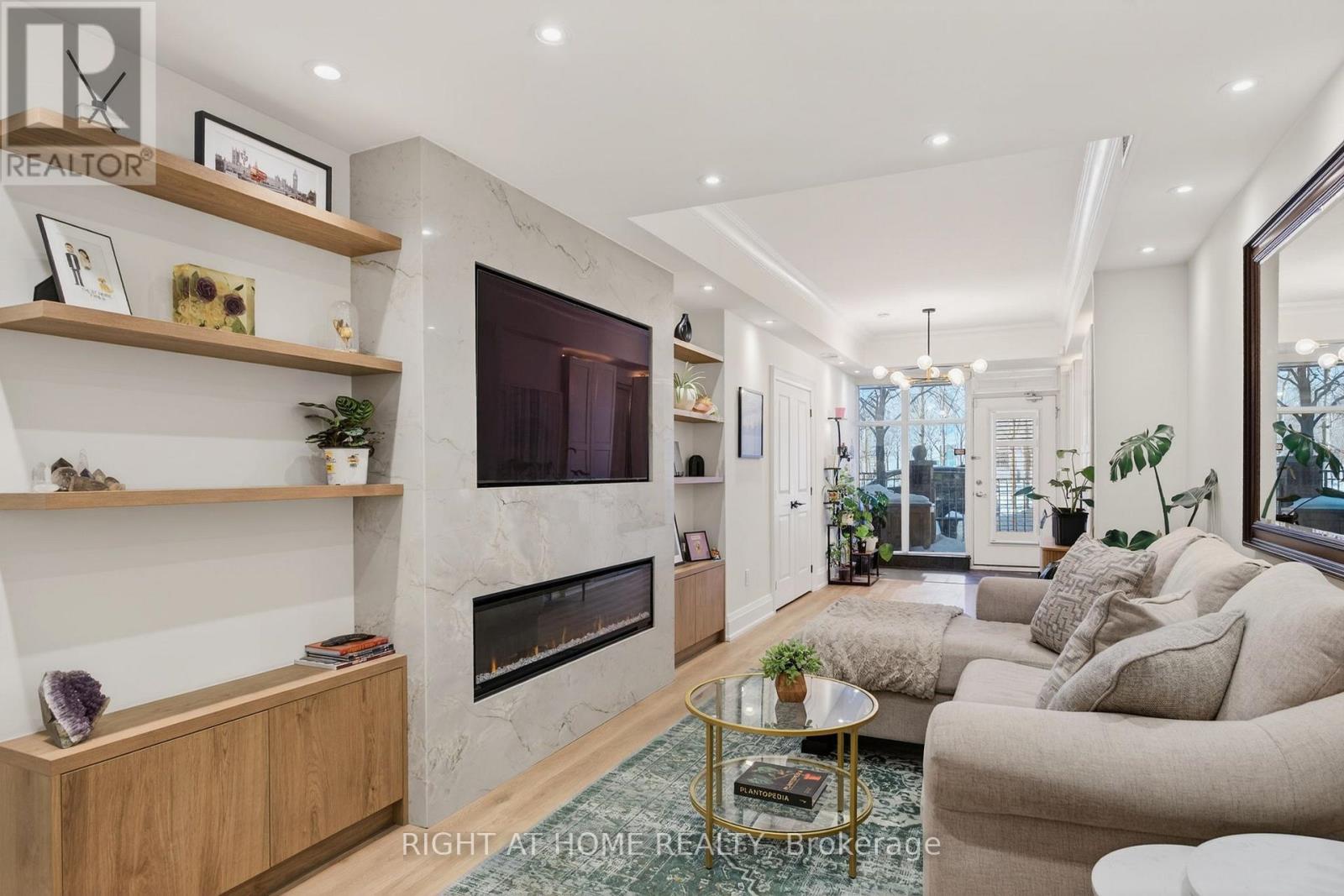 11 BASTION STREET, Toronto, Ontario