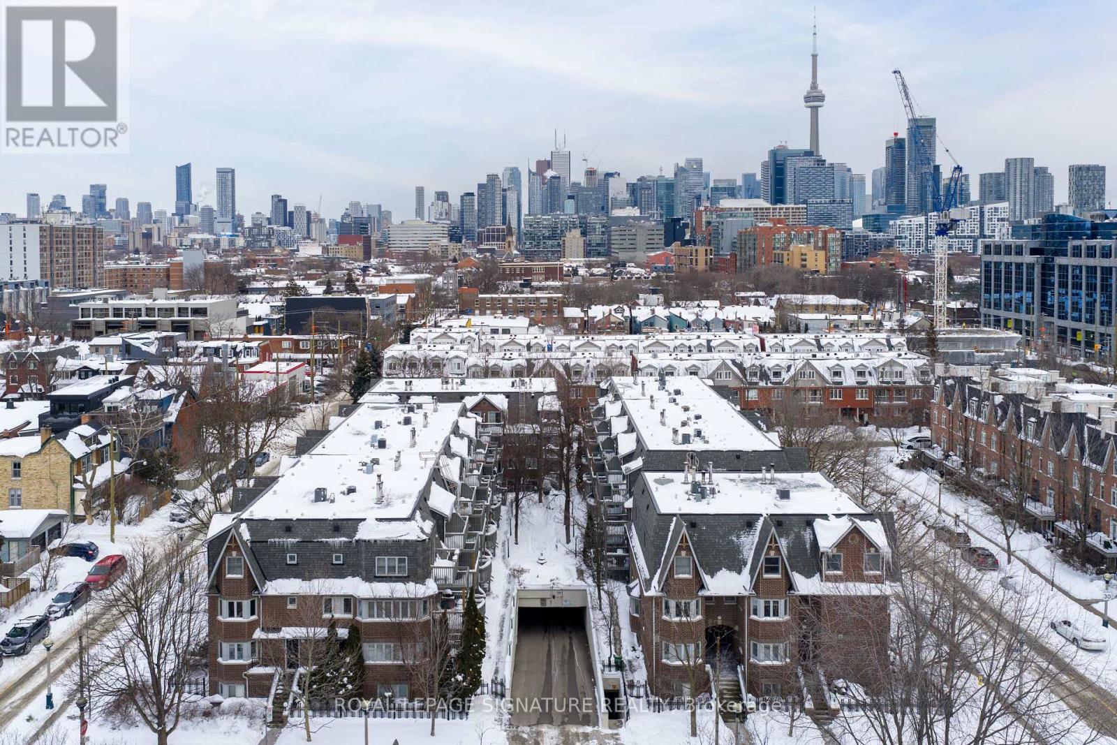 D - 32 MASSEY STREET W, Toronto, Ontario