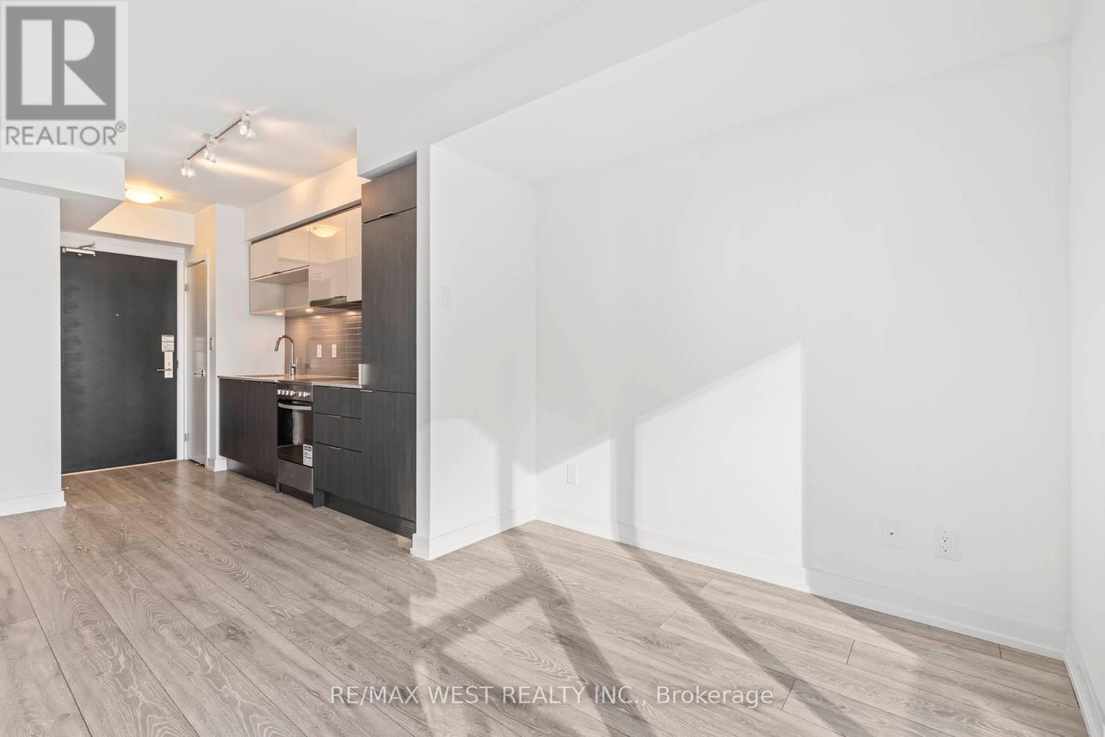 1010 - 159 Wellesley Street E, Toronto, Ontario  M4Y 0H5 - Photo 5 - C12755824