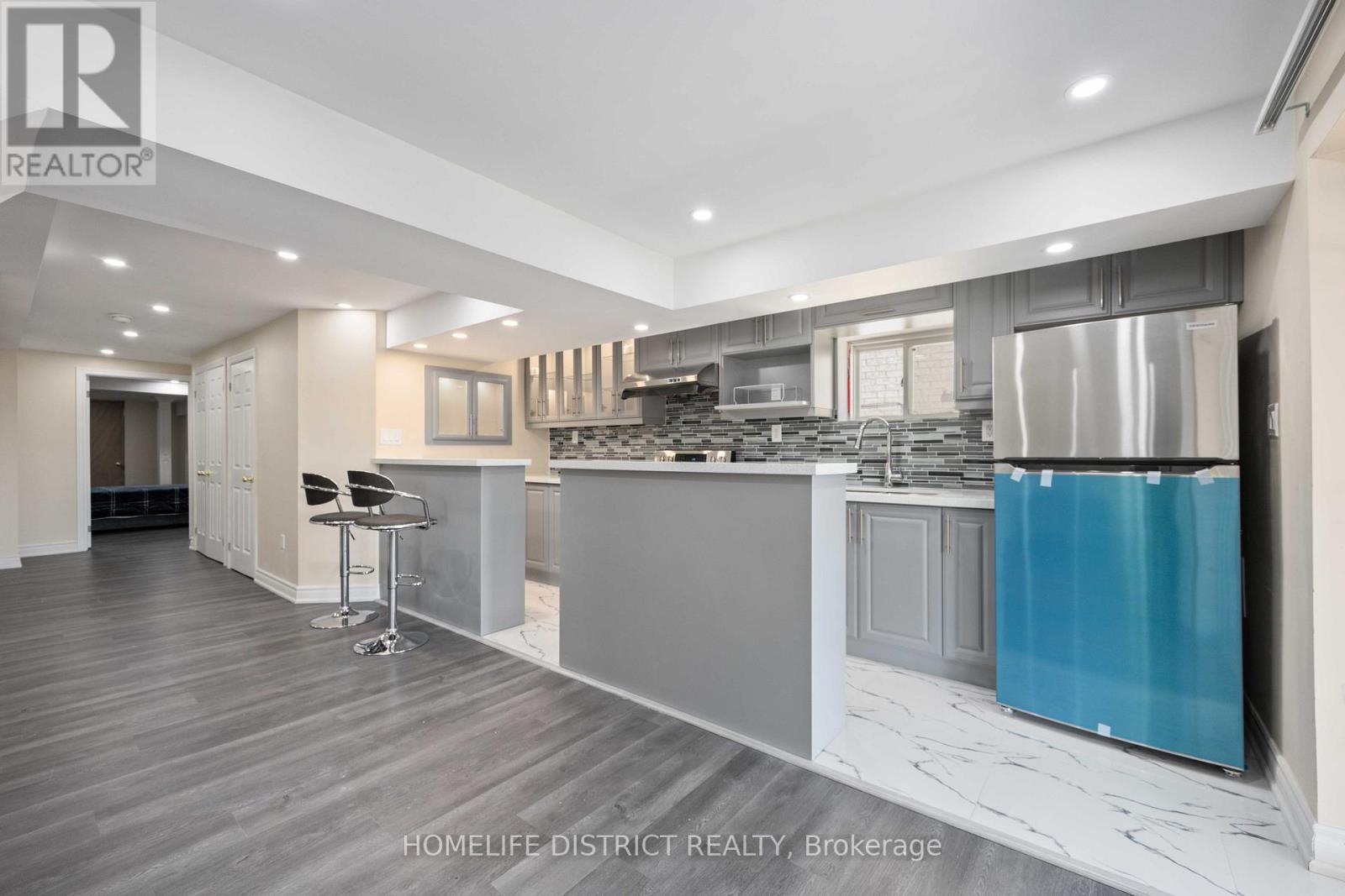 7 Mosely Crescent, Ajax (Central East), Ontario  L1Z 0M9 - Photo 13 - E12755742