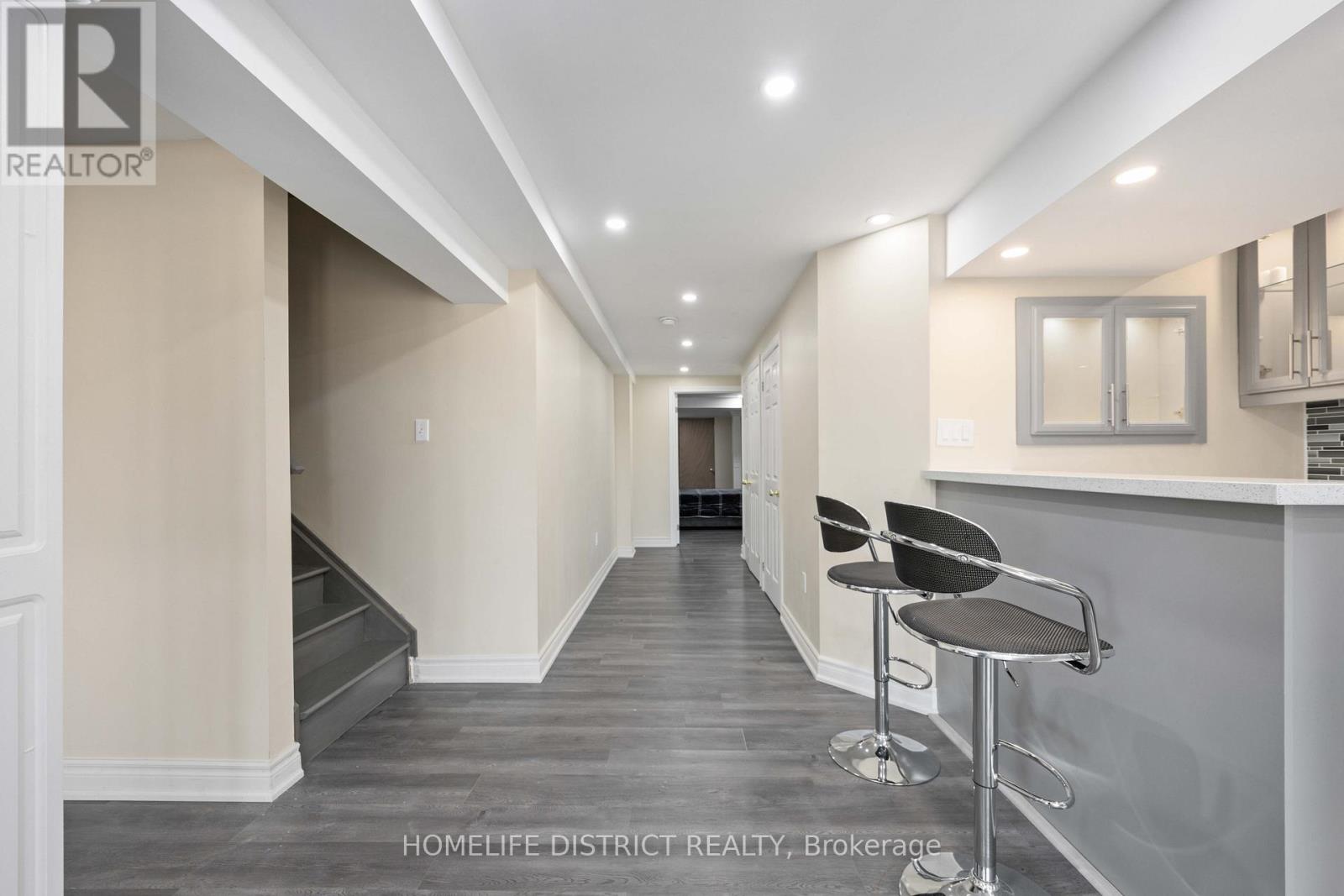 7 Mosely Crescent, Ajax (Central East), Ontario  L1Z 0M9 - Photo 9 - E12755742