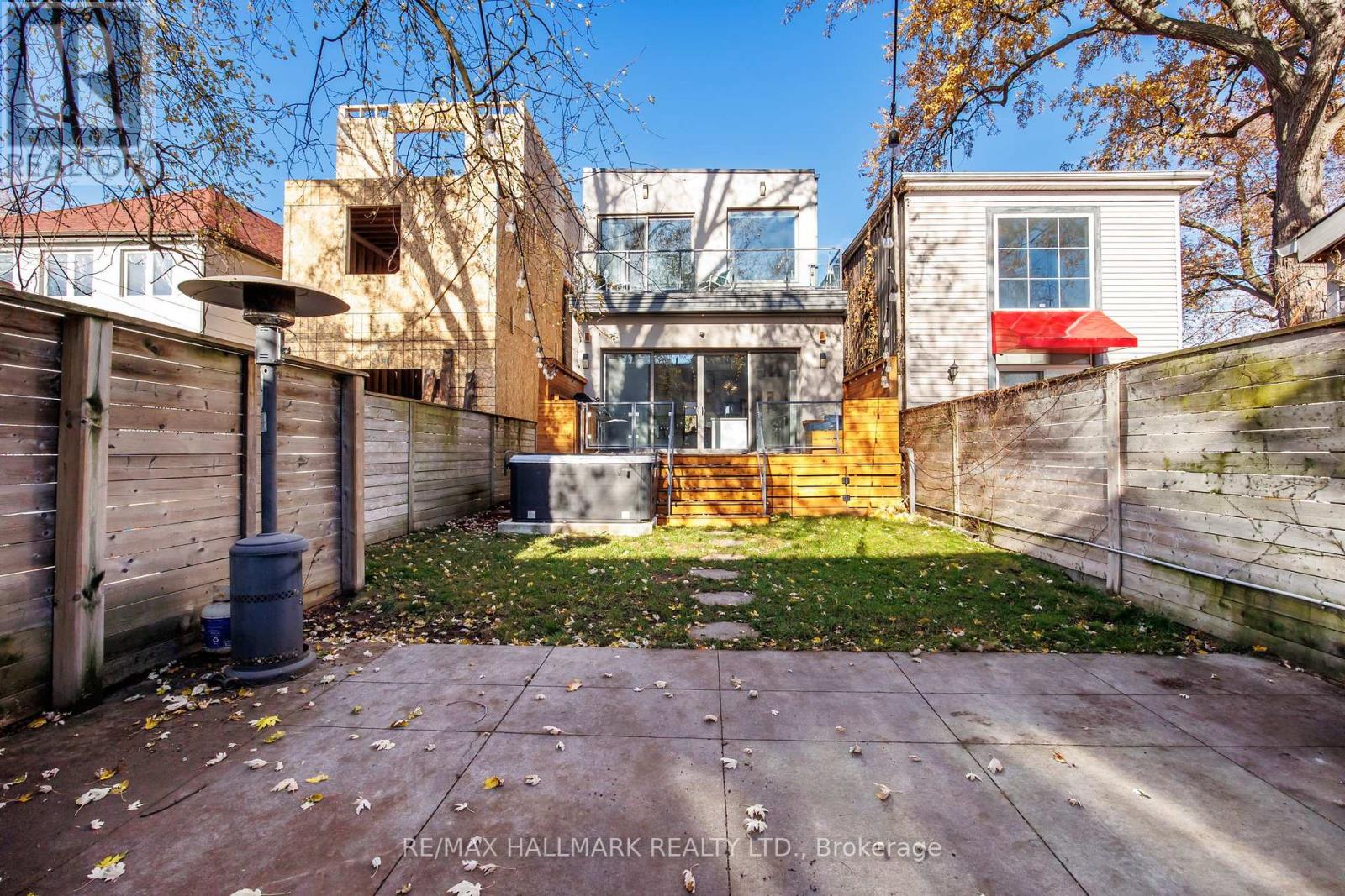 1549 Dundas Street E, Toronto, Ontario  M4L 1K6 - Photo 40 - E12755822