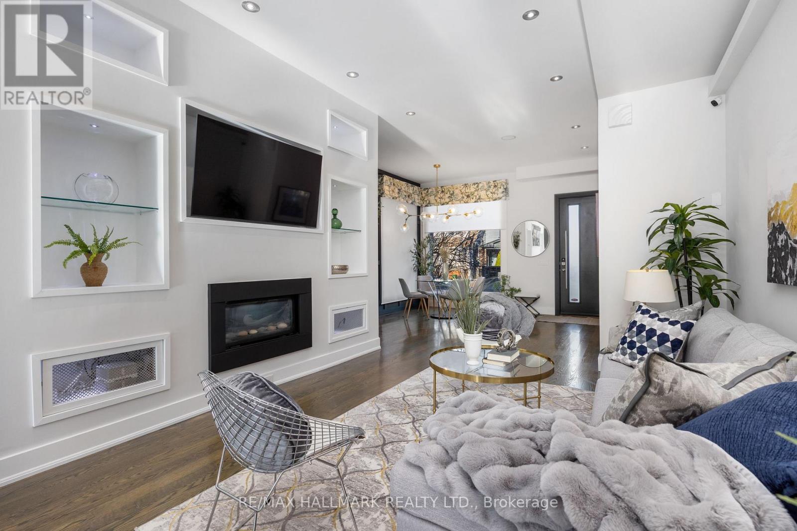 1549 Dundas Street E, Toronto, Ontario  M4L 1K6 - Photo 4 - E12755822