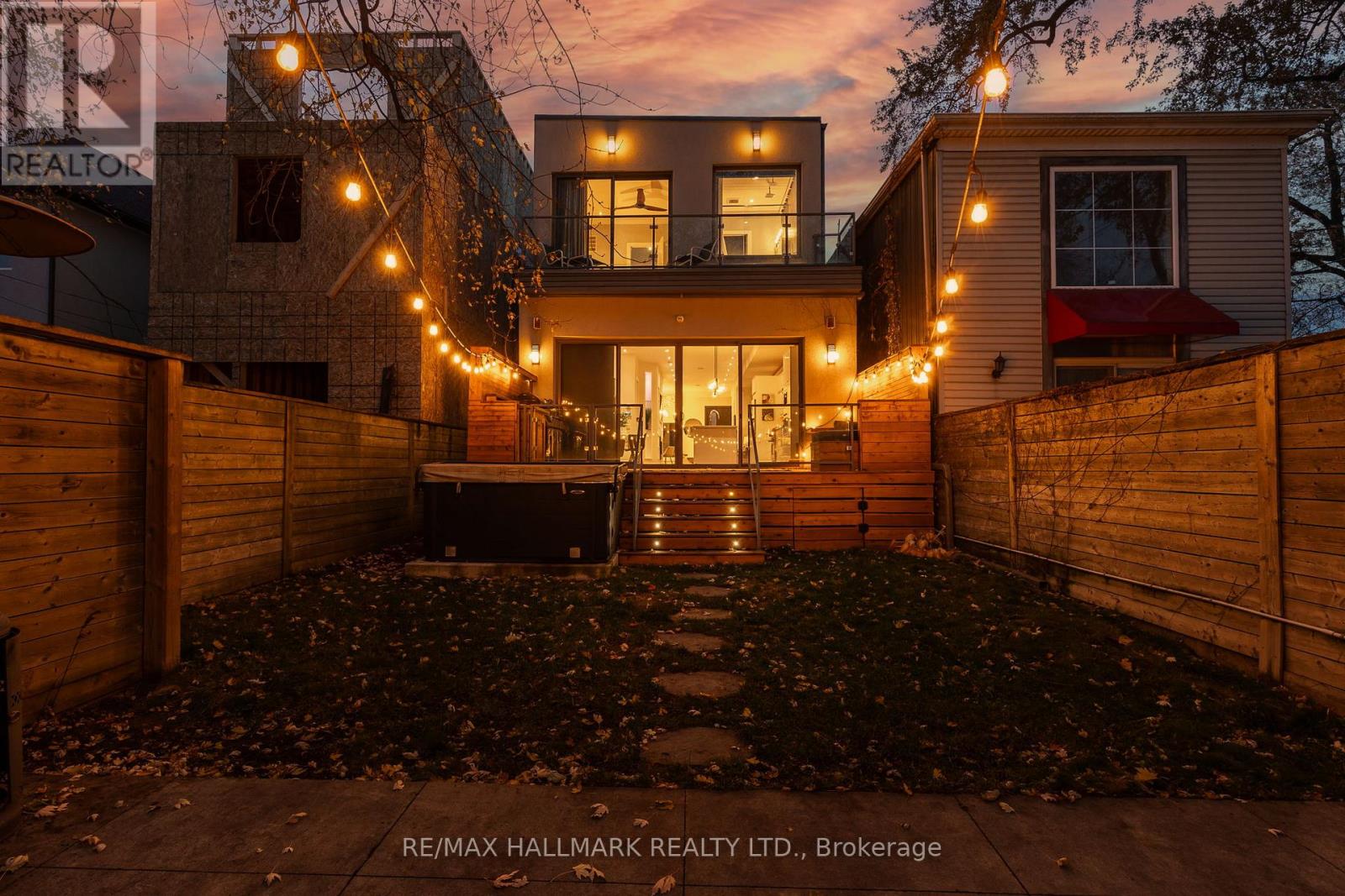 1549 Dundas Street E, Toronto, Ontario  M4L 1K6 - Photo 49 - E12755822