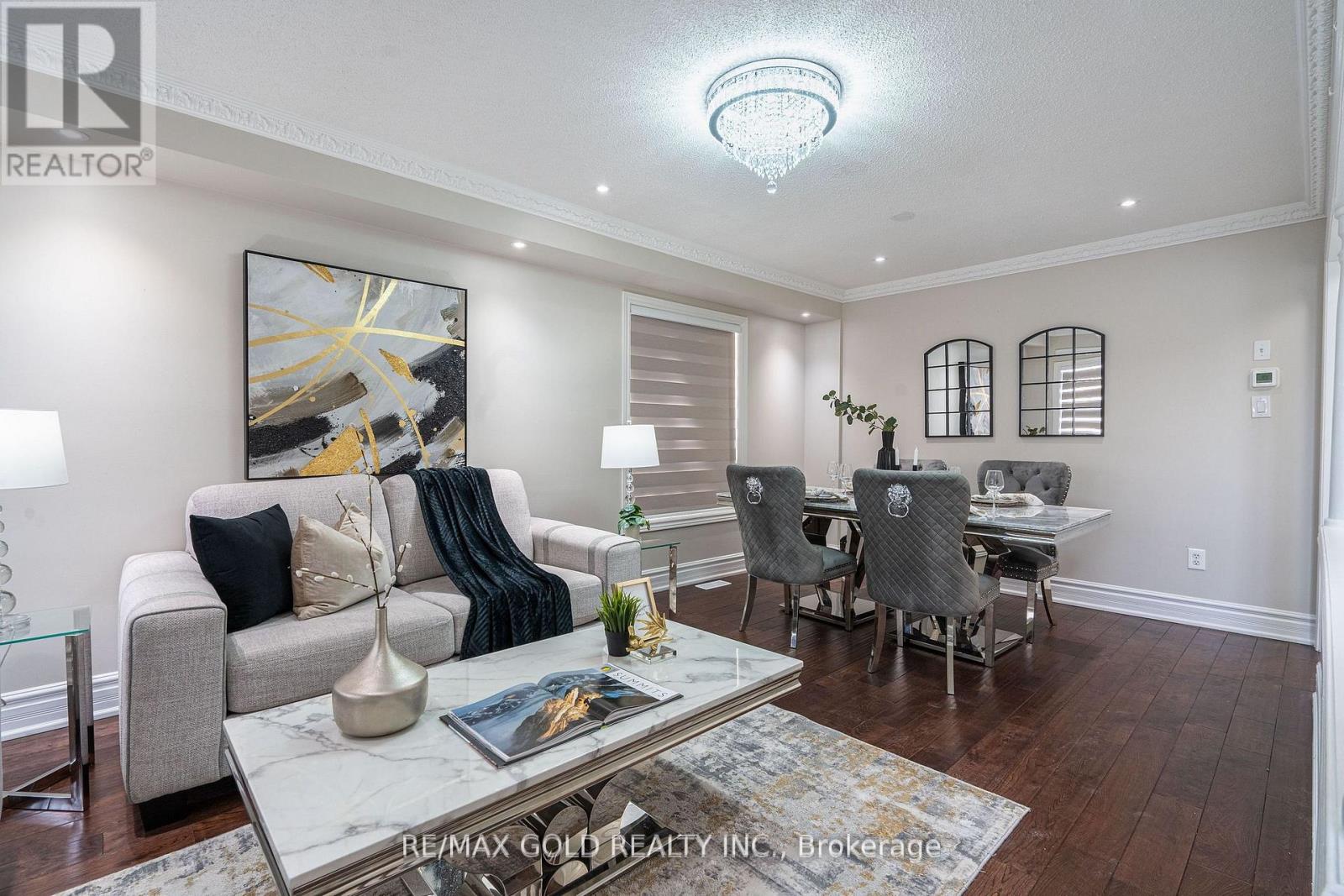 10 Leopard Gate, Brampton, Ontario  L6R 2E5 - Photo 2 - W12755756