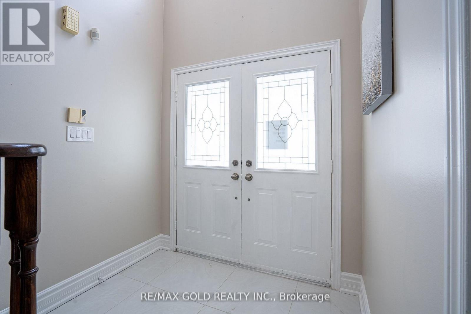 10 Leopard Gate, Brampton, Ontario  L6R 2E5 - Photo 47 - W12755756