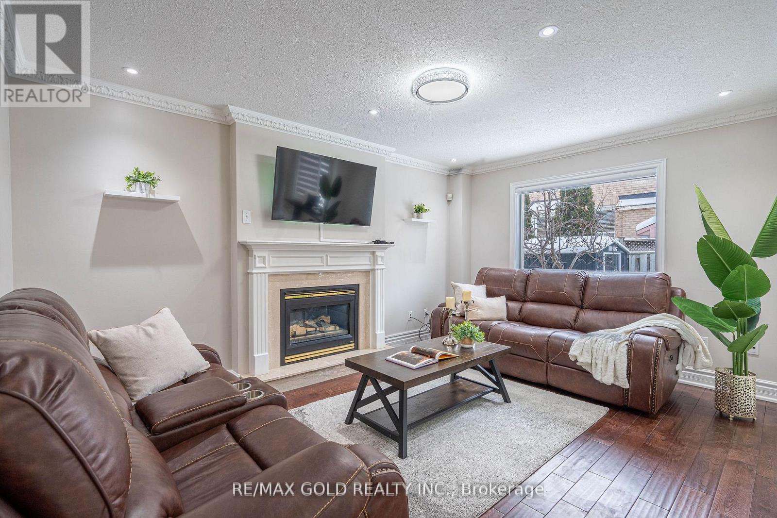 10 Leopard Gate, Brampton, Ontario  L6R 2E5 - Photo 8 - W12755756