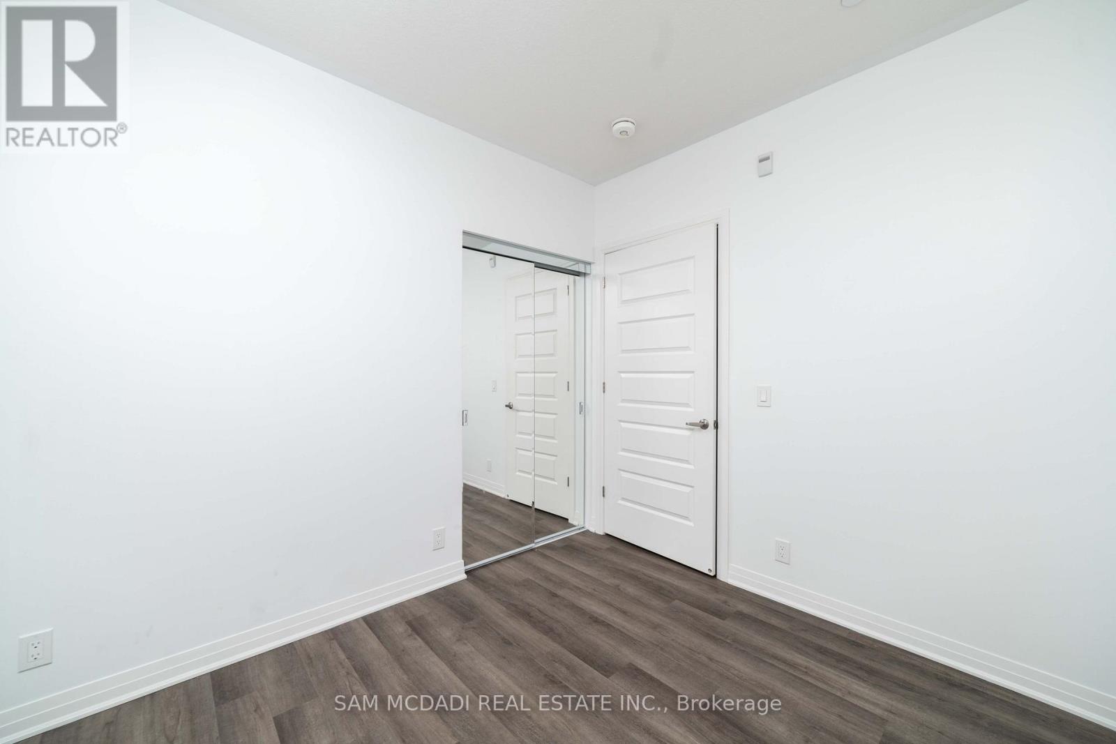 216 - 102 Grovewood Common, Oakville, Ontario  L6H 0X2 - Photo 14 - W12755774