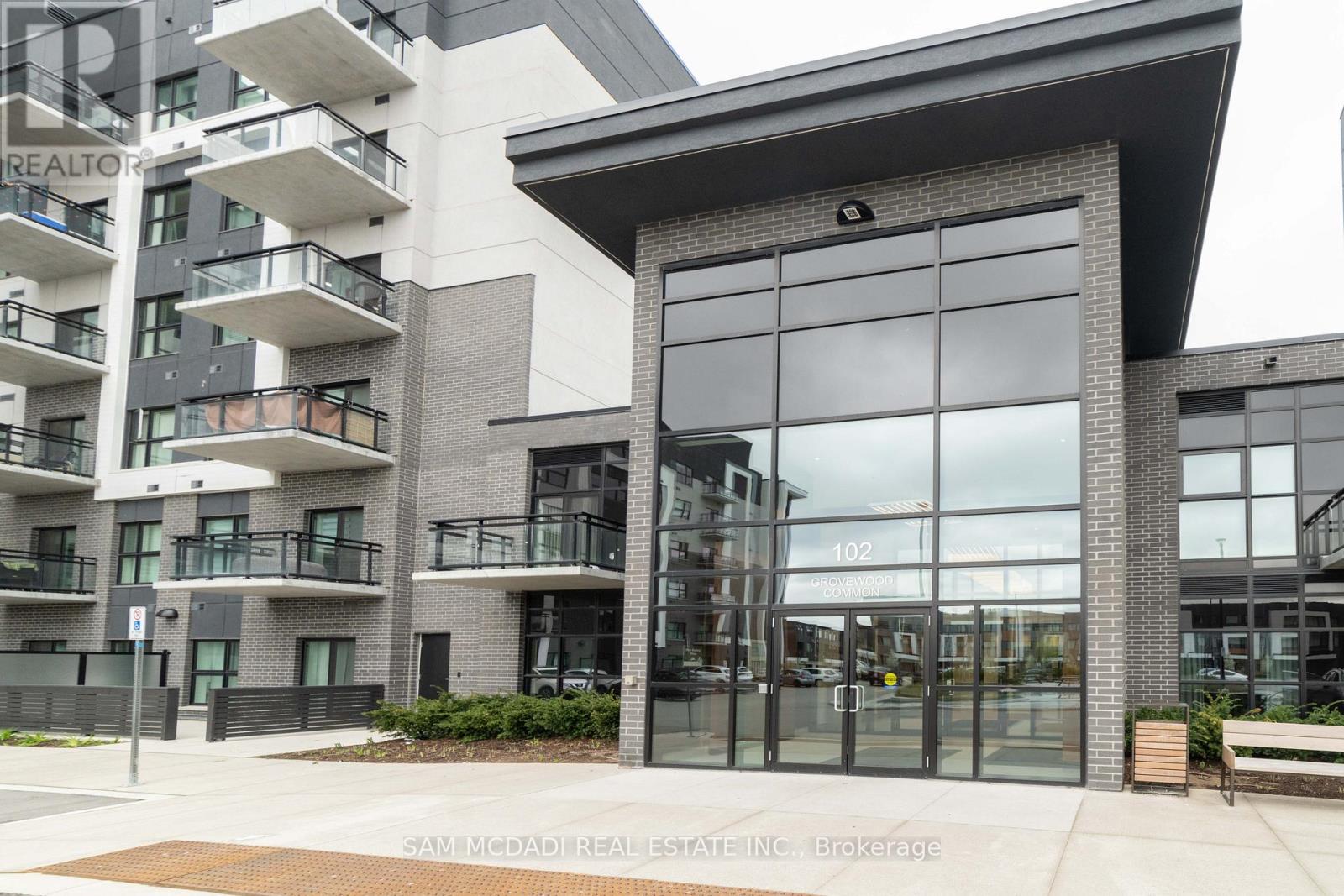 216 - 102 Grovewood Common, Oakville, Ontario  L6H 0X2 - Photo 2 - W12755774