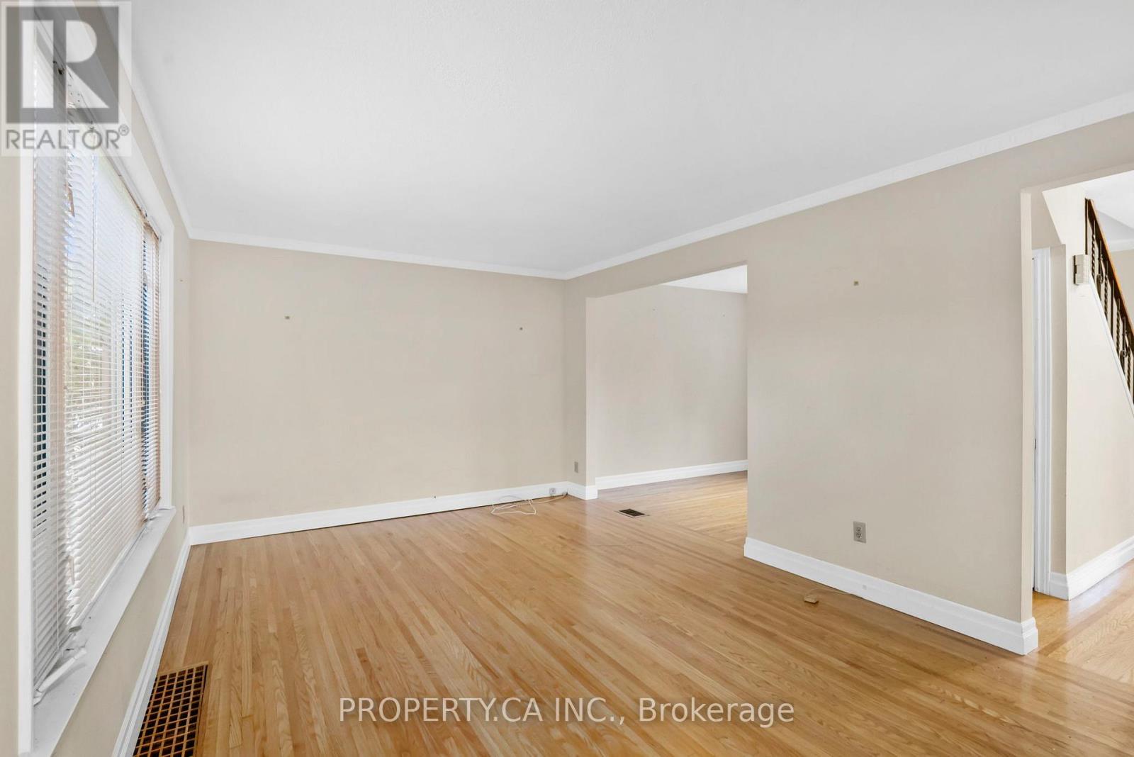 3 Ambleside Avenue, Toronto, Ontario  M8Z 2H5 - Photo 12 - W12755776