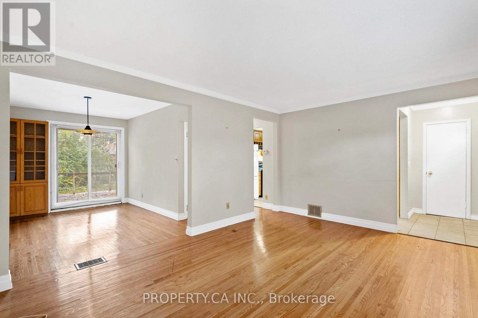 3 Ambleside Avenue, Toronto, Ontario  M8Z 2H5 - Photo 13 - W12755776