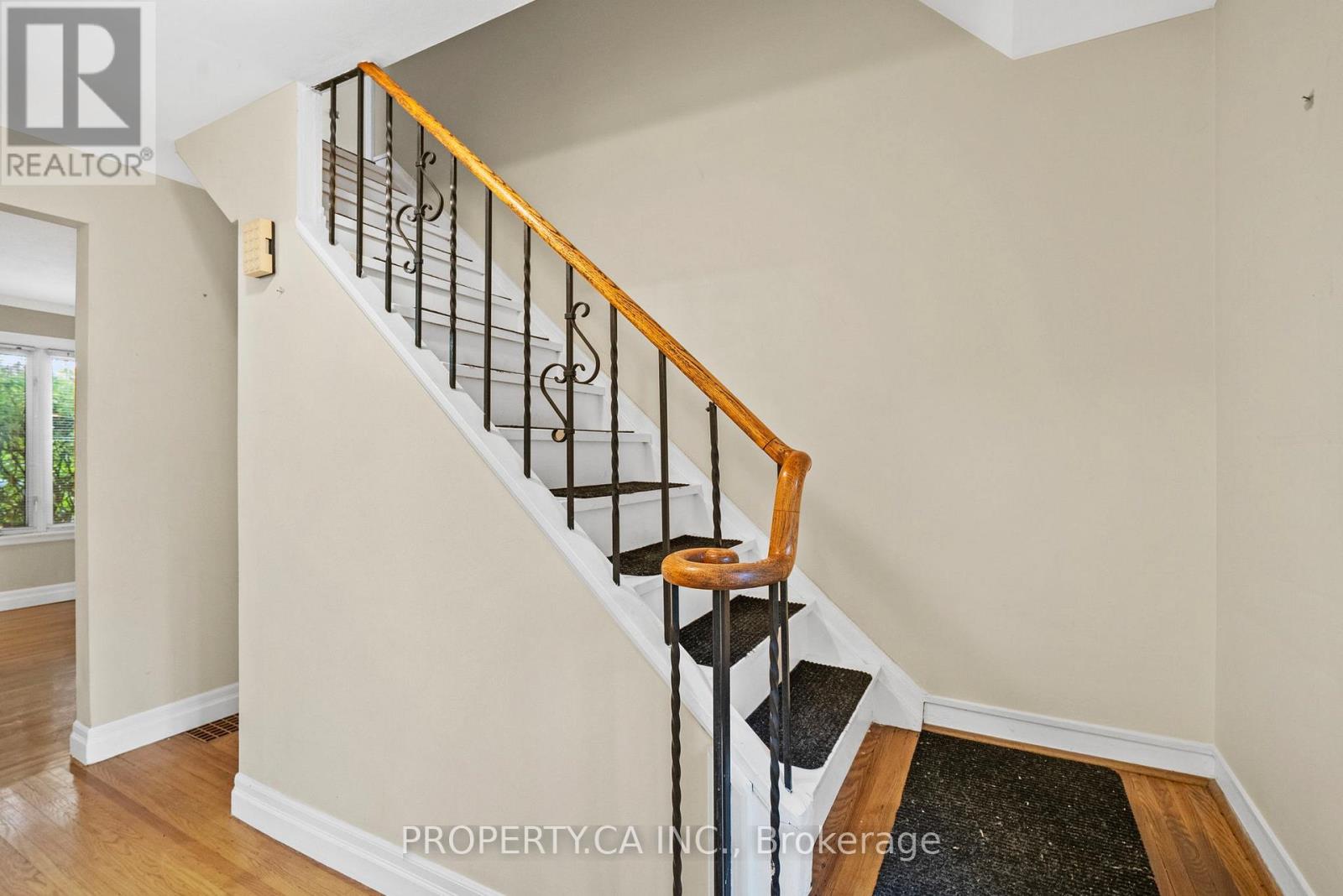 3 Ambleside Avenue, Toronto, Ontario  M8Z 2H5 - Photo 18 - W12755776