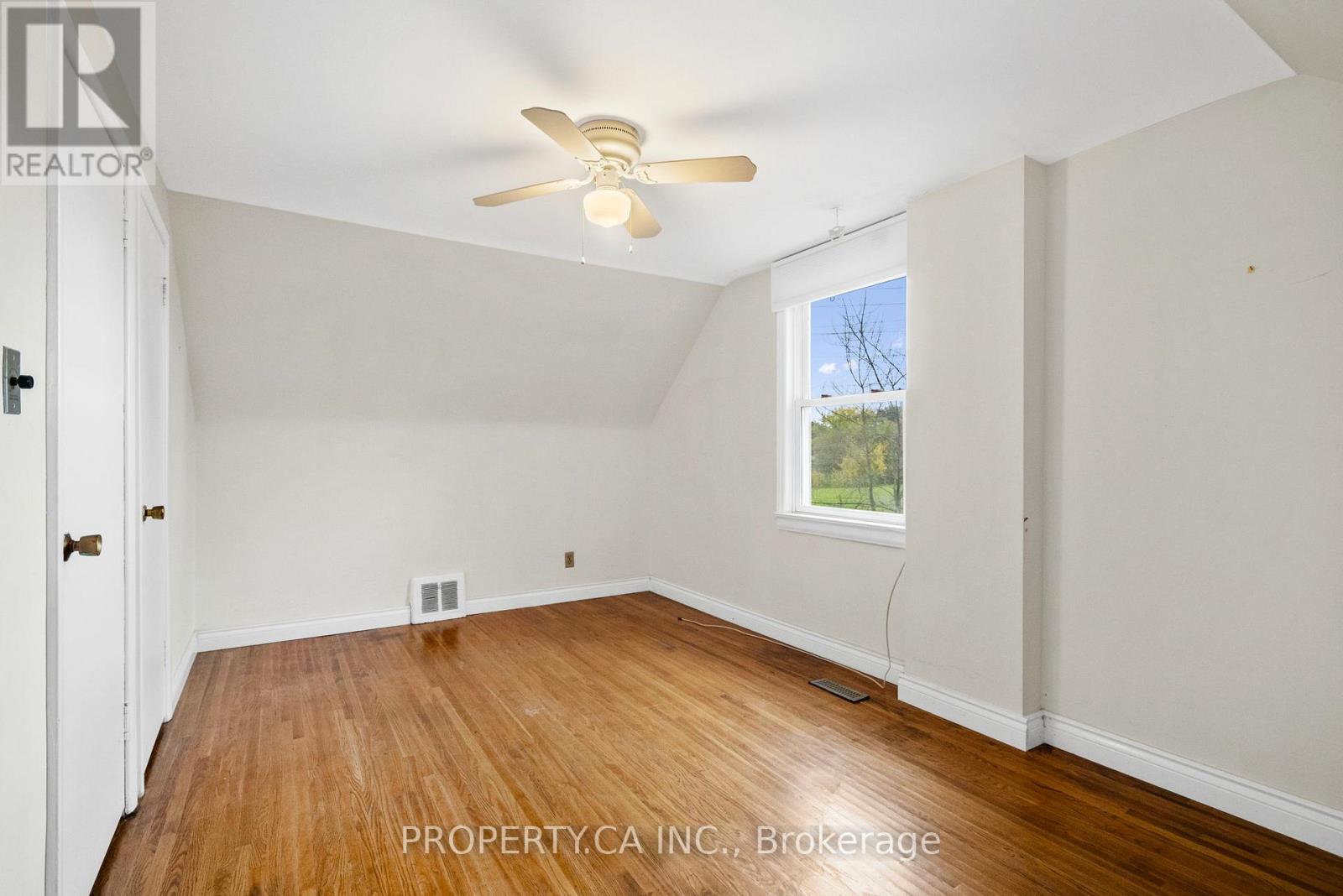 3 Ambleside Avenue, Toronto, Ontario  M8Z 2H5 - Photo 24 - W12755776