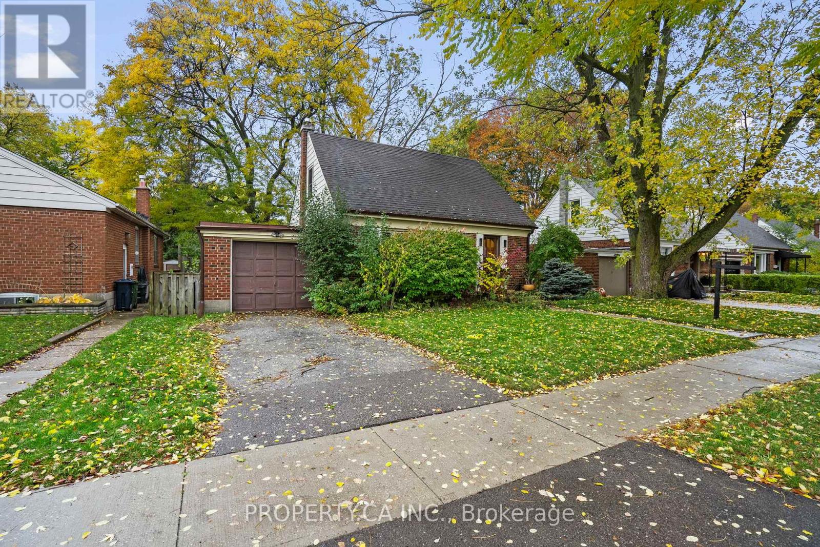 3 Ambleside Avenue, Toronto, Ontario  M8Z 2H5 - Photo 3 - W12755776