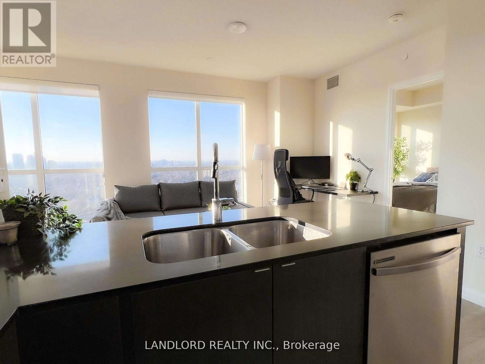 2207 - 50 Thomas Riley Road, Toronto, Ontario  M9B 0C5 - Photo 4 - W12755804