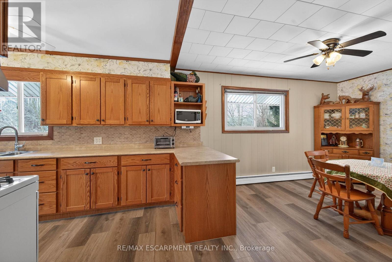 1686 Old Brock Street, Norfolk, Ontario  N0E 1W0 - Photo 22 - X12755762