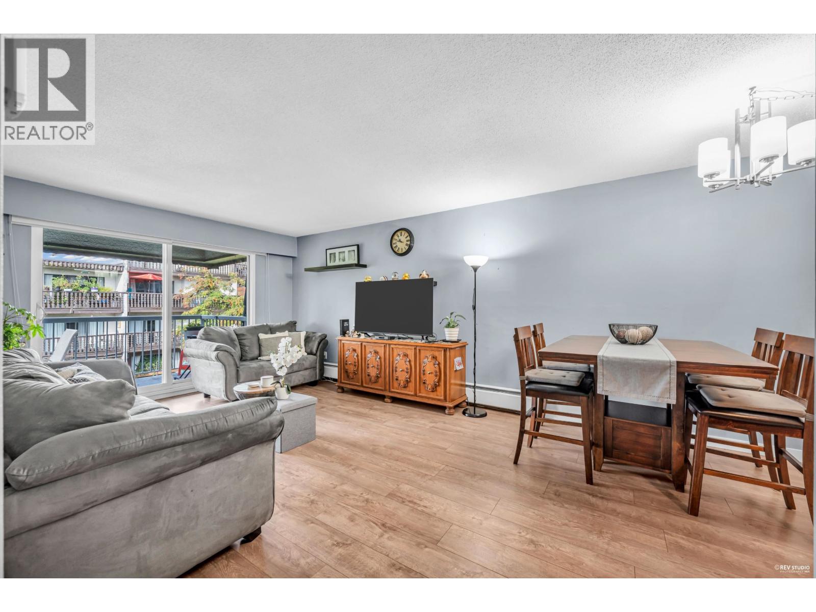 302 371 Ellesmere Avenue, Burnaby, British Columbia  V5B 3T1 - Photo 3 - R3056118