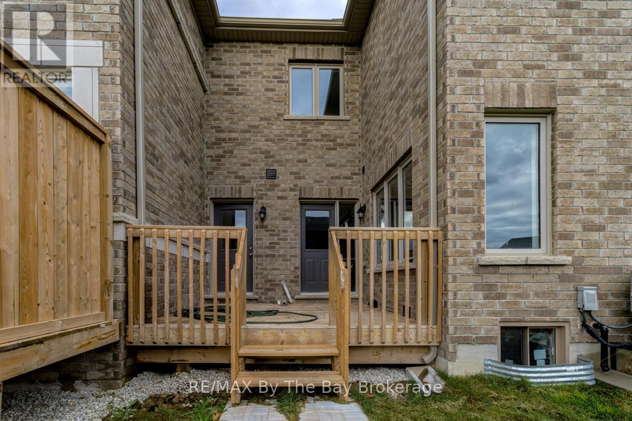 194 Rosanne Circle, Wasaga Beach, Ontario  L9Z 0N3 - Photo 46 - S12755836