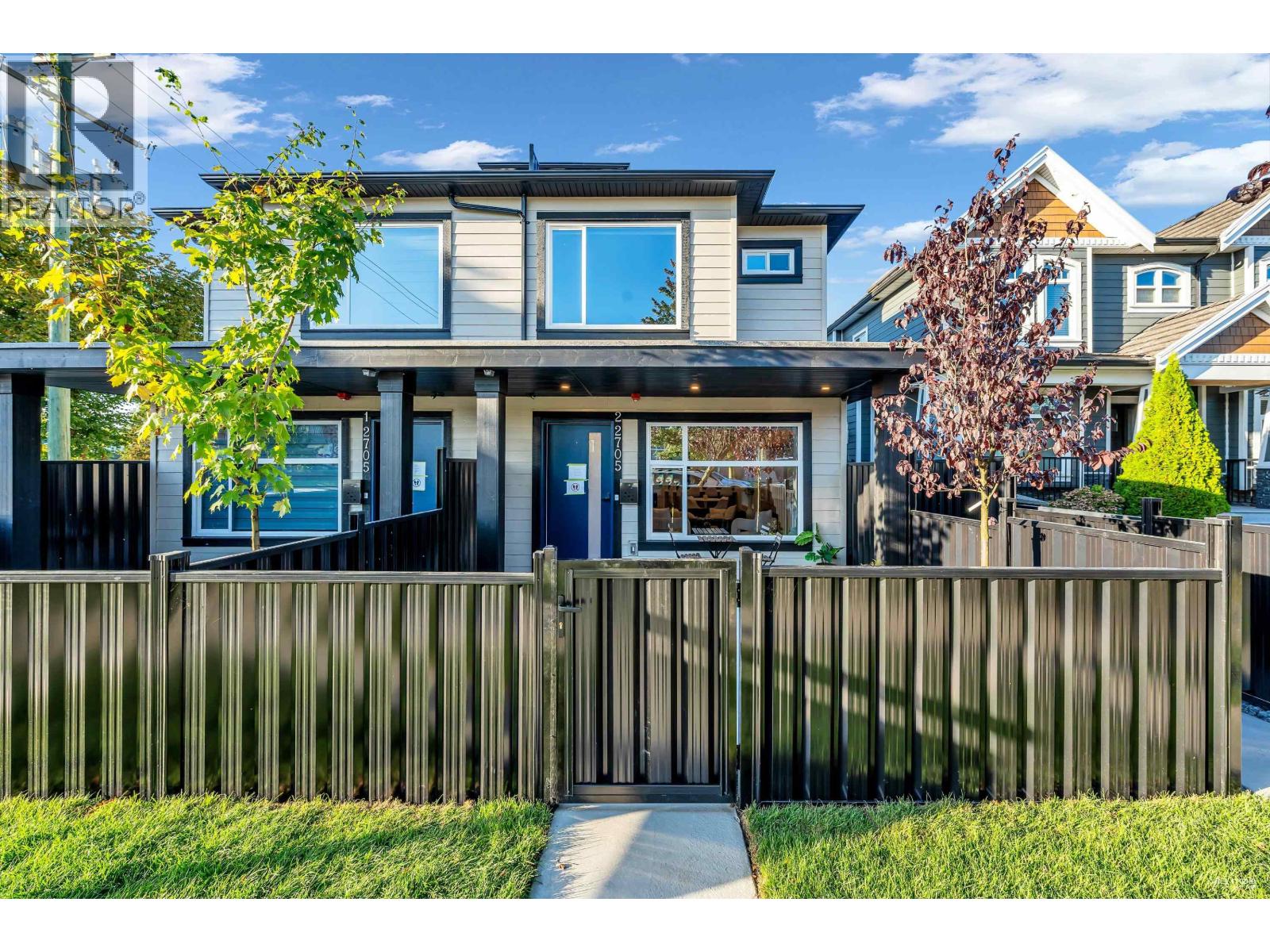 2 2705 E 3rd Avenue, Vancouver, British Columbia  V5M 1H3 - Photo 2 - R3069787