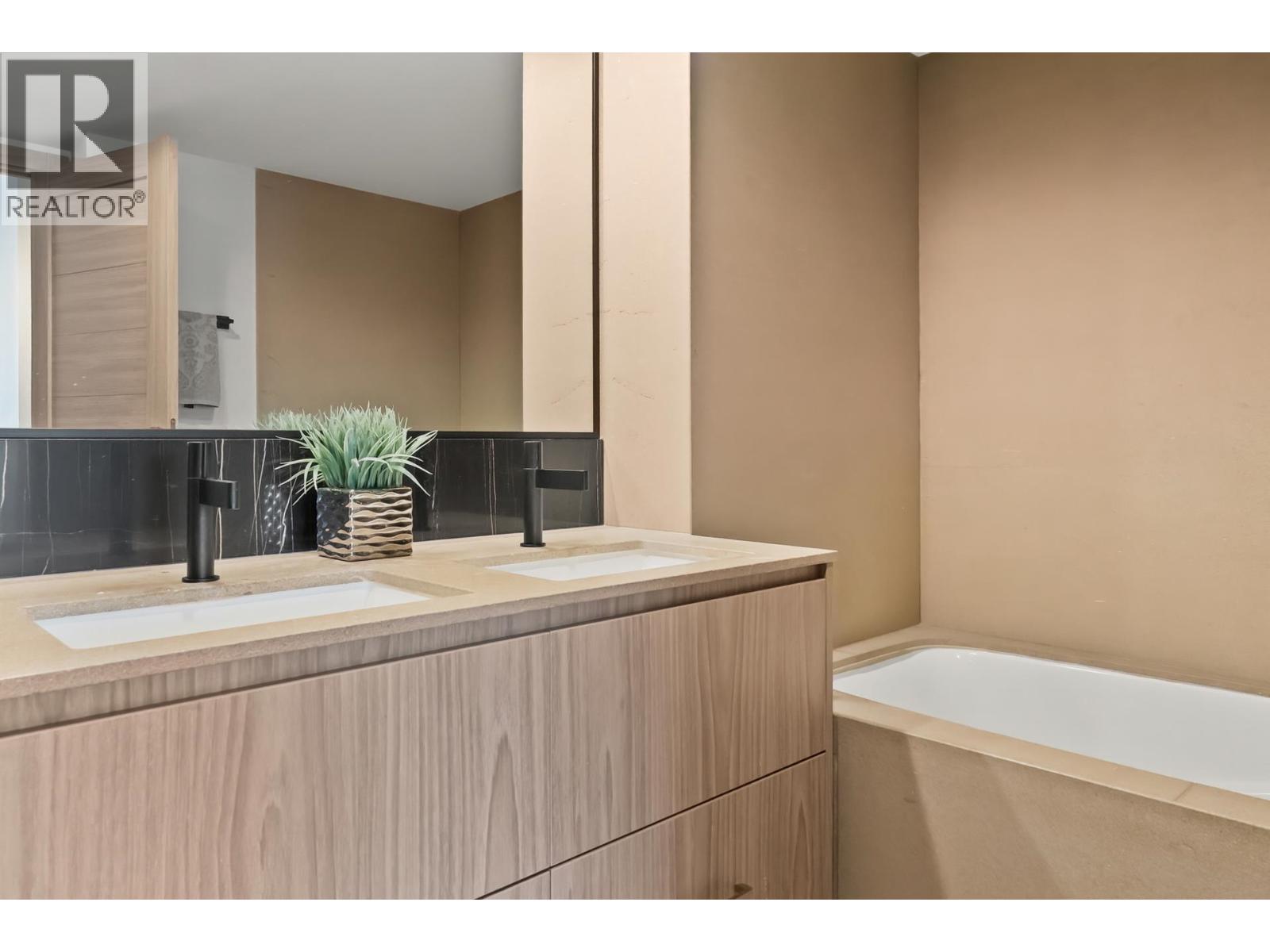 6d 328 Taylor Way, West Vancouver, British Columbia  V7T 2Y4 - Photo 16 - R3084860