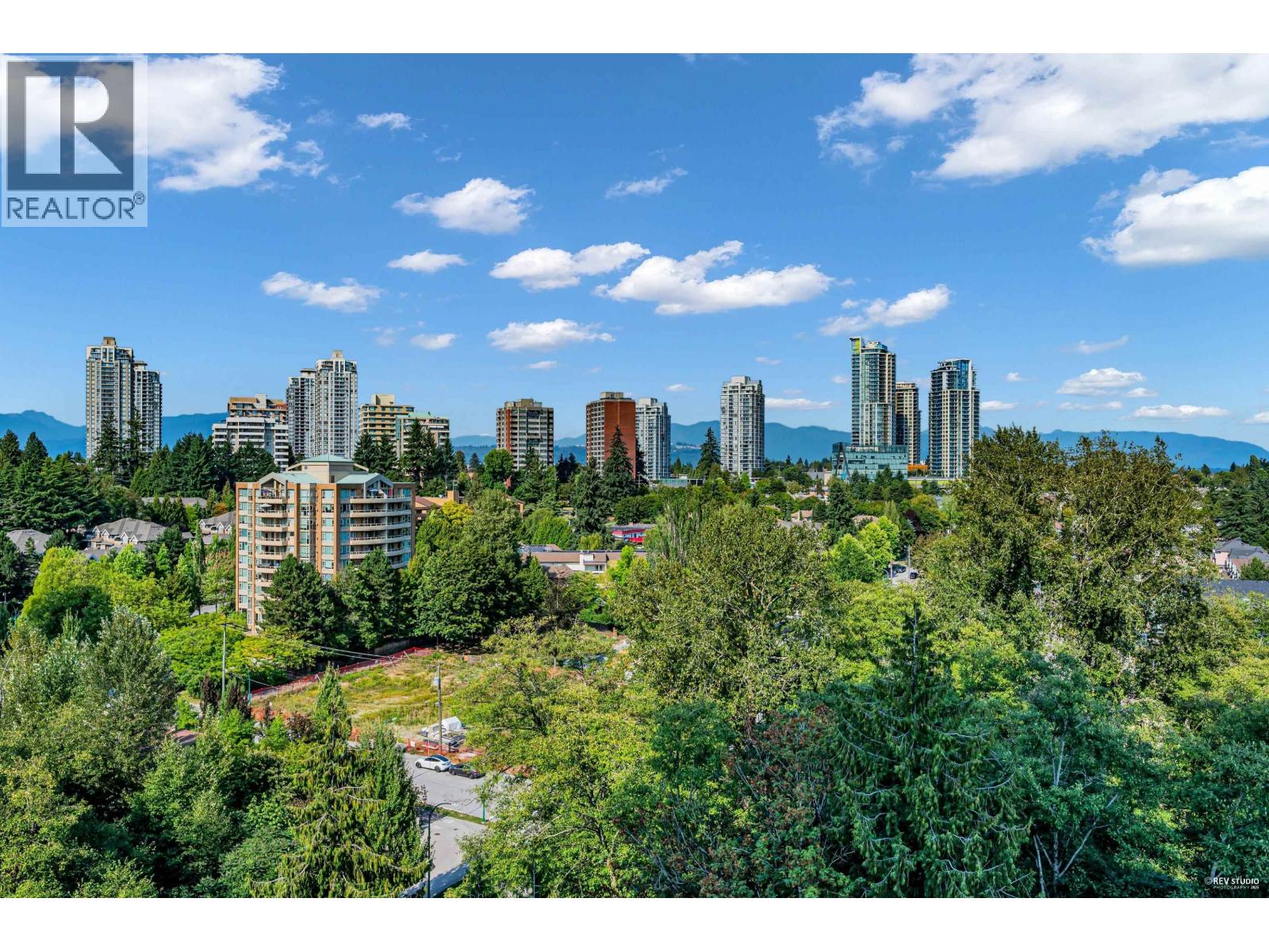 Listing Picture 23 of 30 : 1606 7088 18TH AVENUE, Burnaby / 本拿比 - 魯藝地產 Yvonne Lu Group - MLS Medallion Club Member