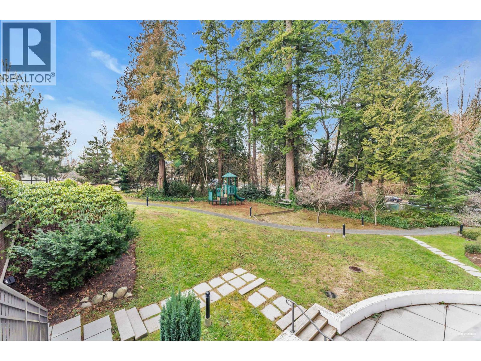 Listing Picture 28 of 30 : 1606 7088 18TH AVENUE, Burnaby / 本拿比 - 魯藝地產 Yvonne Lu Group - MLS Medallion Club Member