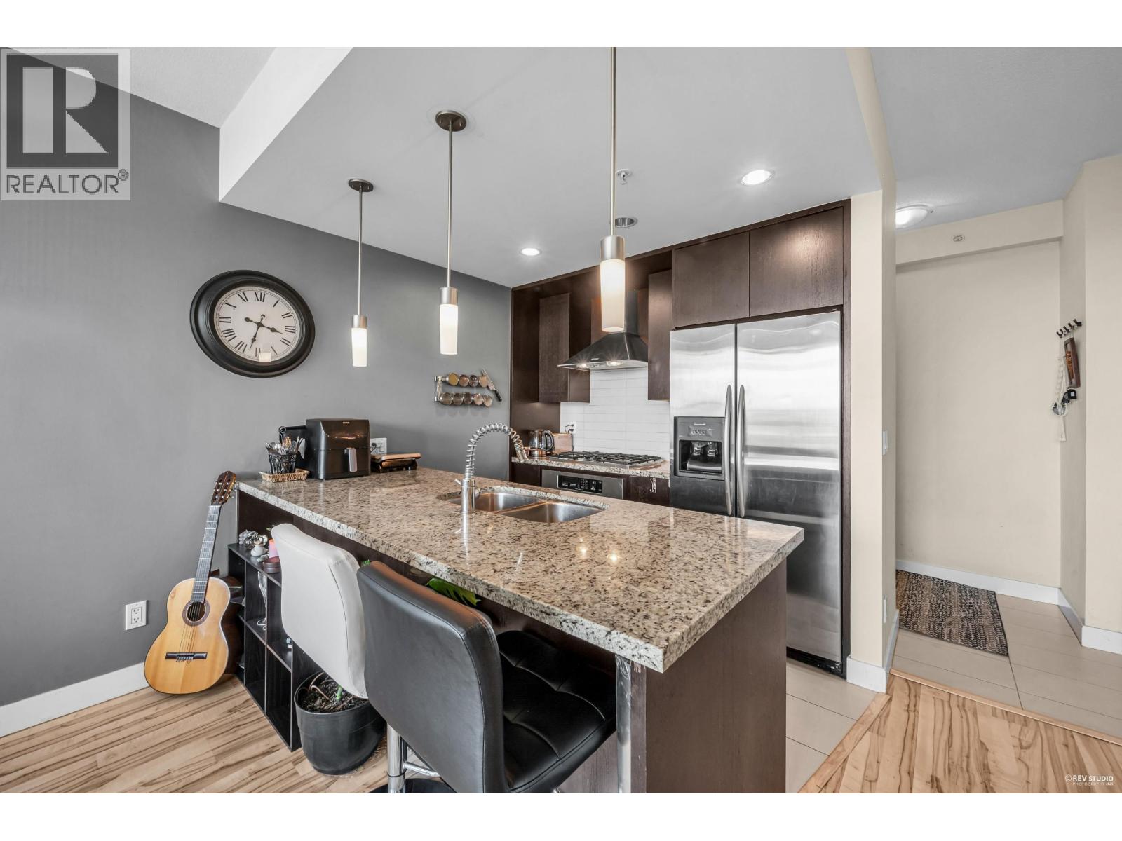 Listing Picture 10 of 30 : 1606 7088 18TH AVENUE, Burnaby / 本拿比 - 魯藝地產 Yvonne Lu Group - MLS Medallion Club Member