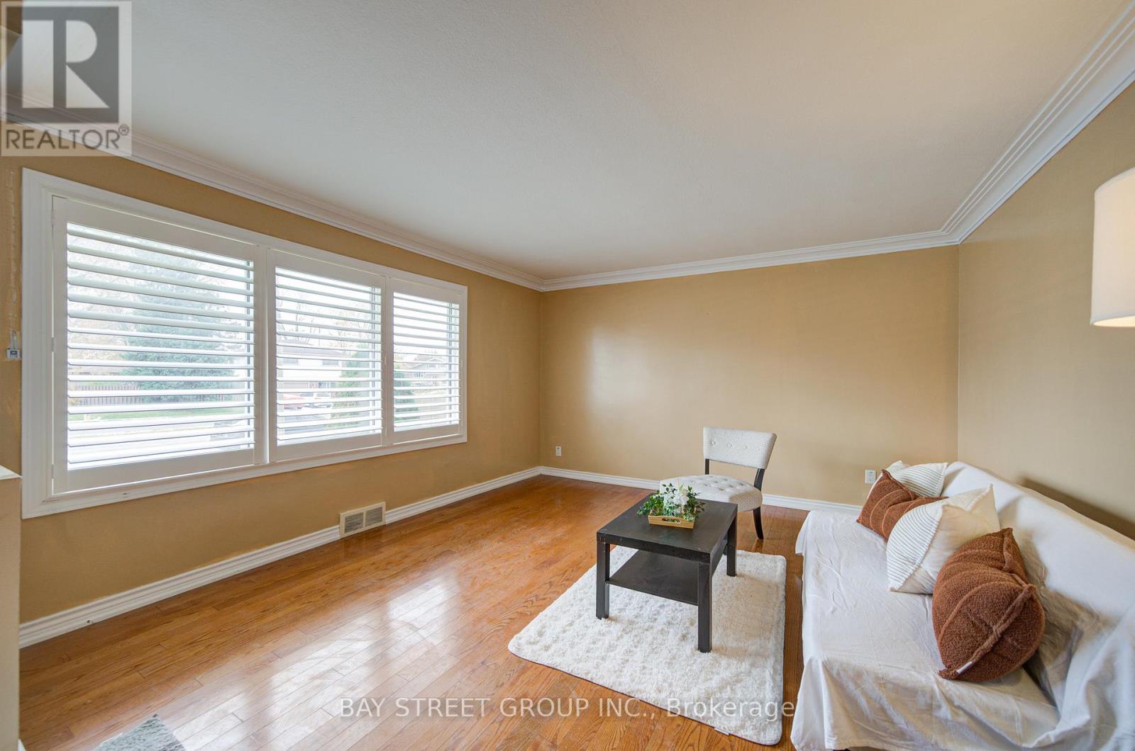 58 Broderick Avenue, Thorold, Ontario  L2V 2J1 - Photo 5 - X12755830