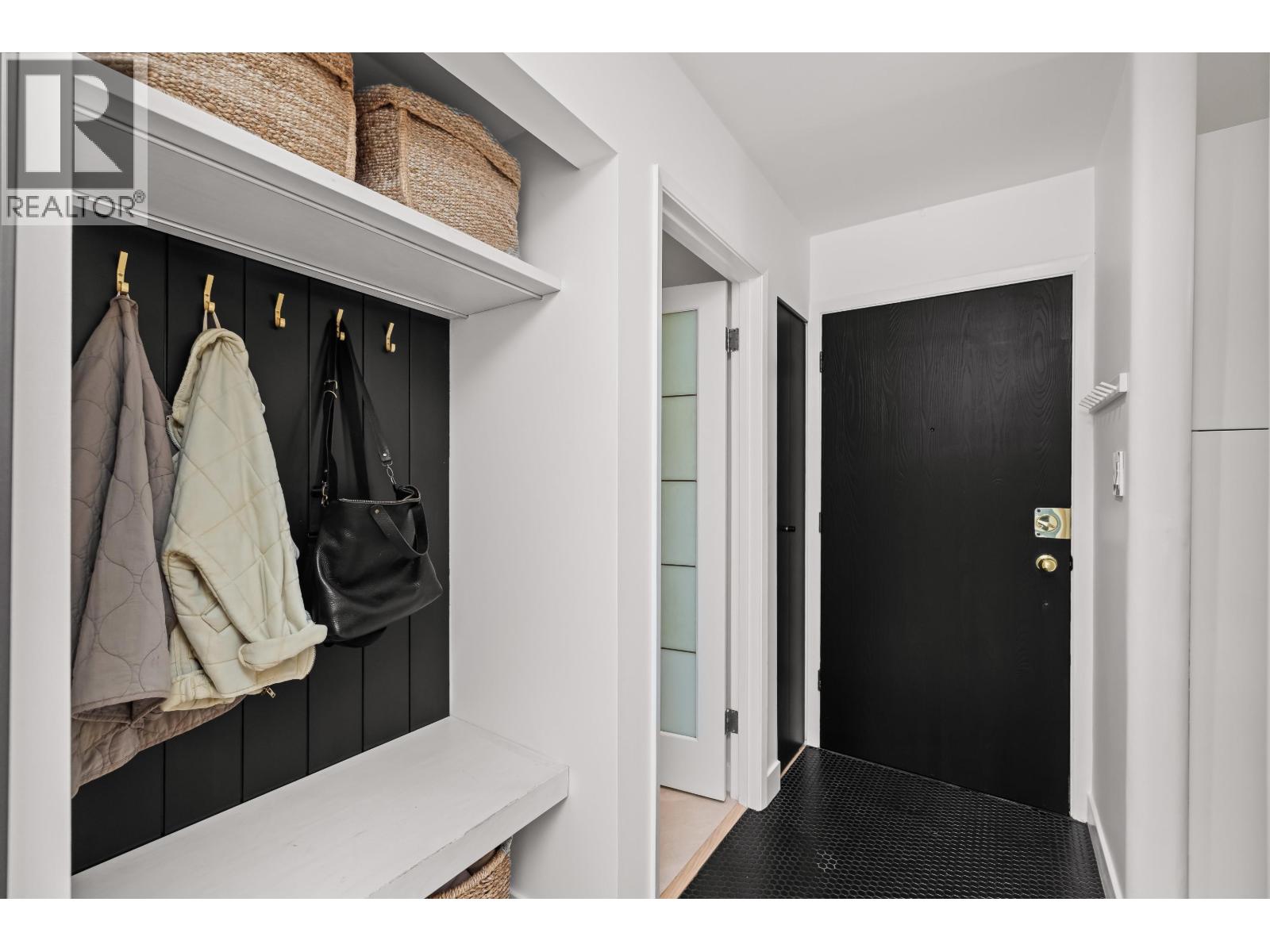 207 1424 Walnut Street, Vancouver, British Columbia  V6J 3R3 - Photo 2 - R3086353